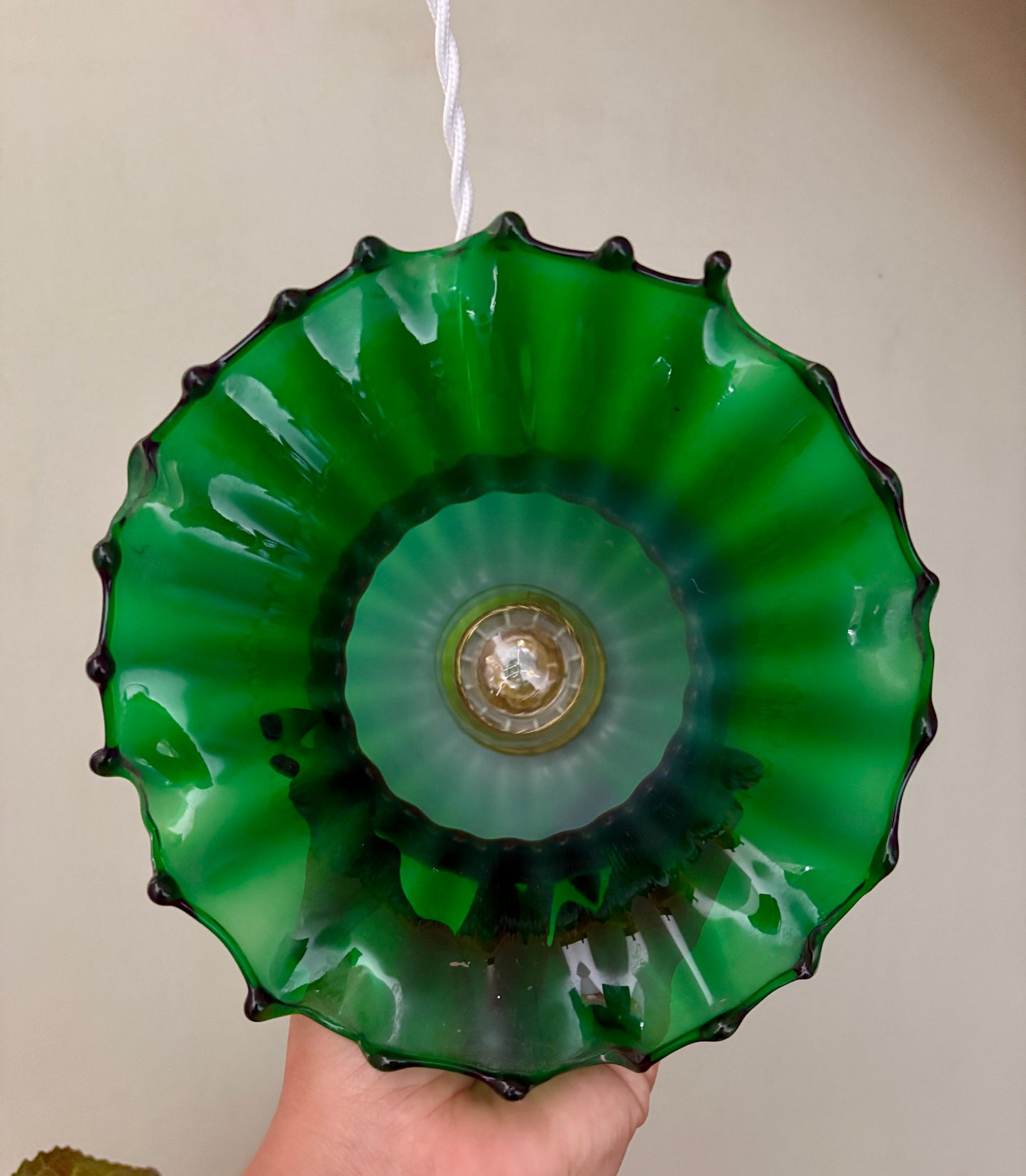 Suspension tulipe vintage en verre vert