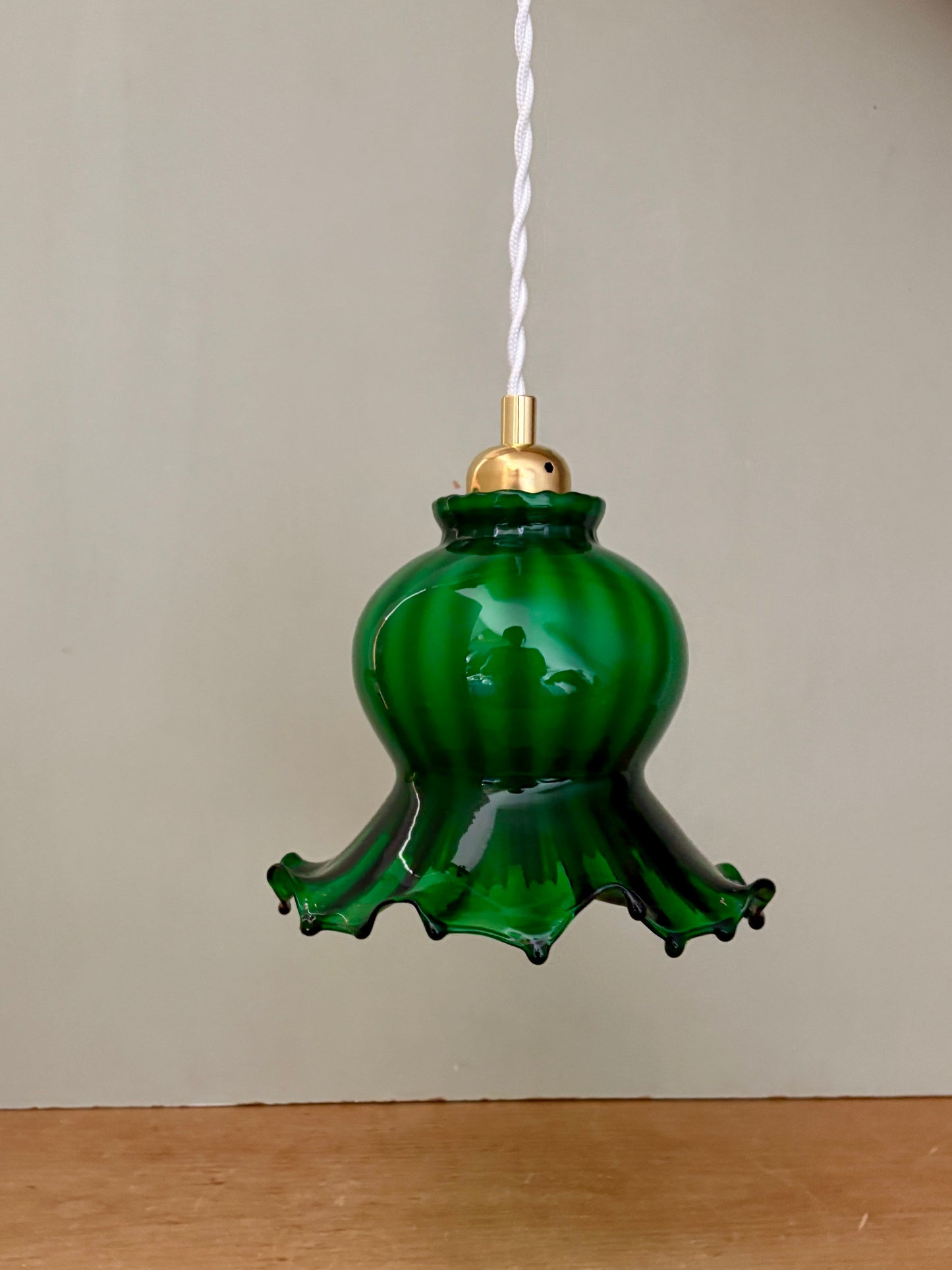 Suspension tulipe vintage en verre vert