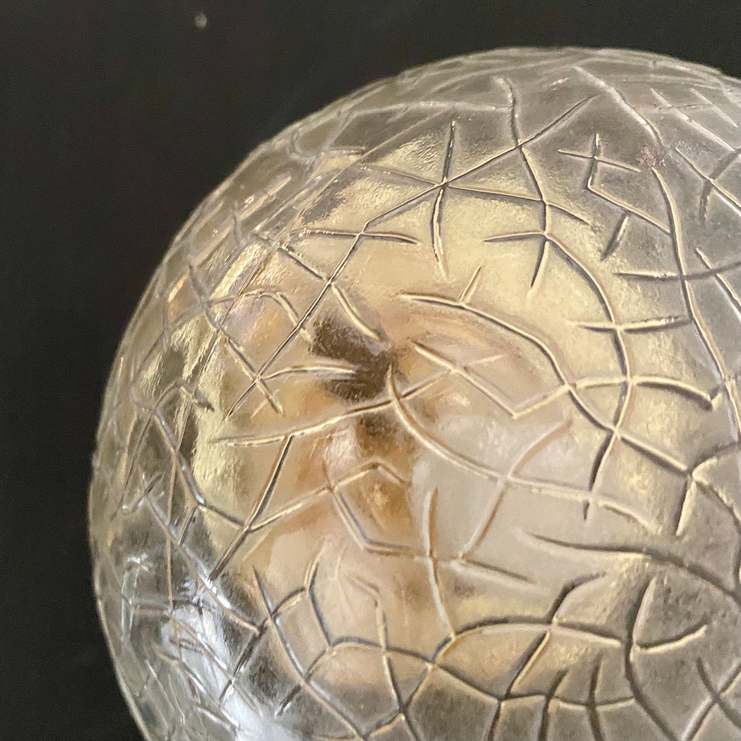Applique/plafonnier globe vintage en verre nervuré