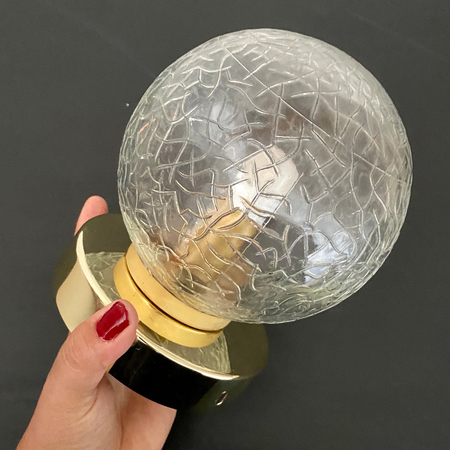 Applique/plafonnier globe vintage en verre nervuré