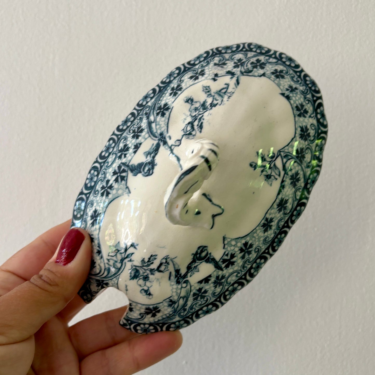 Saucière ancienne en terre de fer, Choisy le Roi