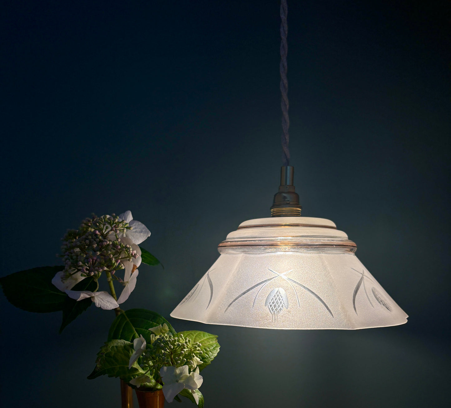 Suspension abat-jour vintage en verre dépoli