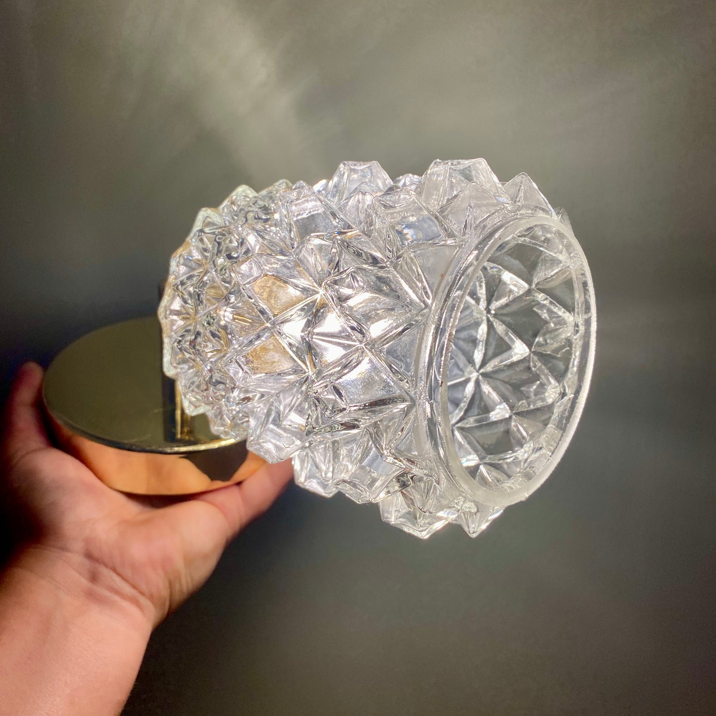 Applique globe vintage en verre moulé