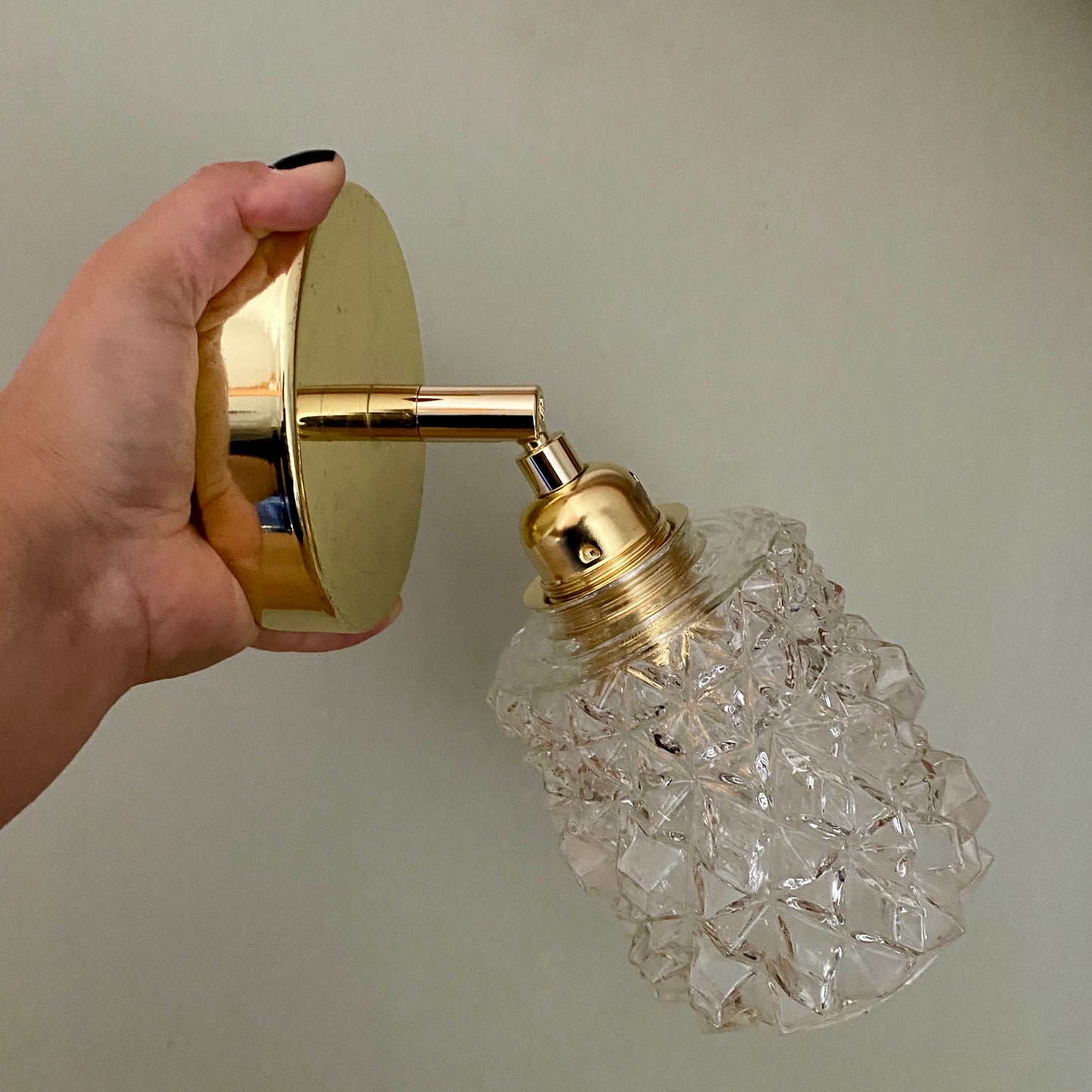 Applique globe vintage en verre moulé