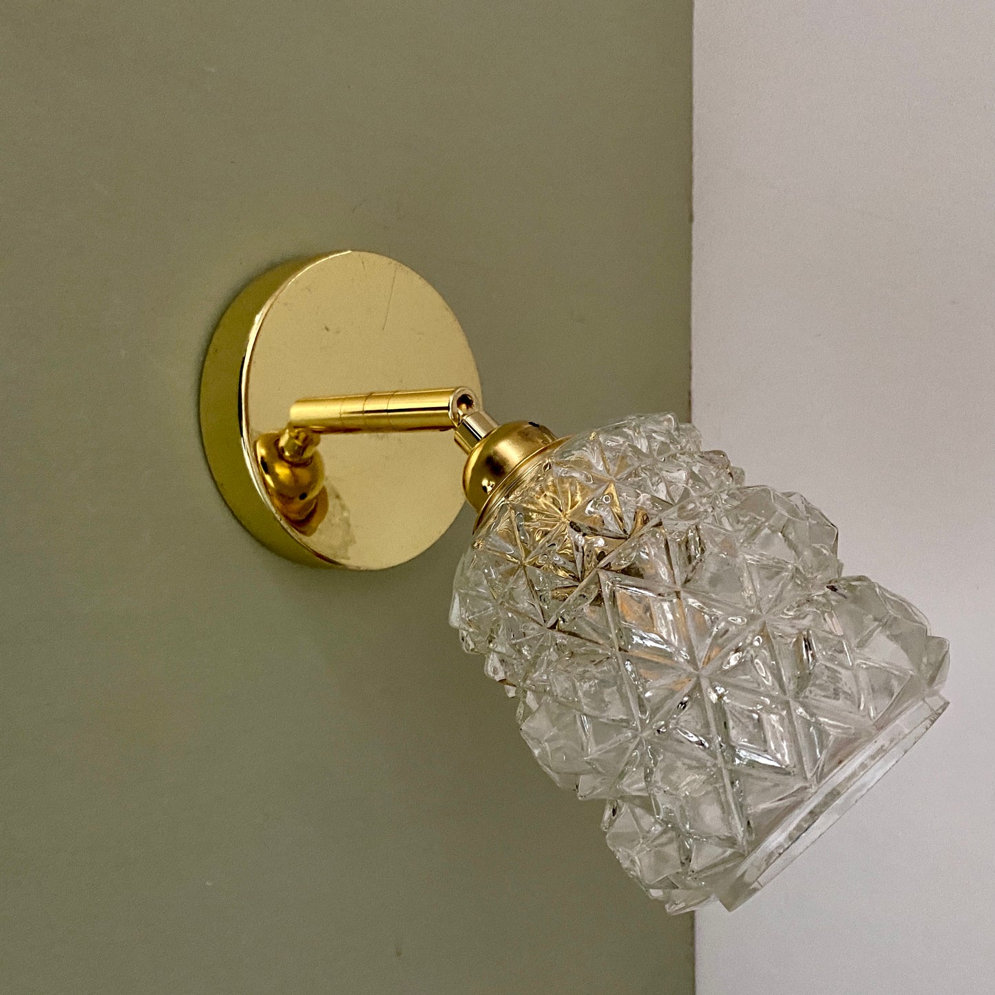 Applique globe vintage en verre moulé