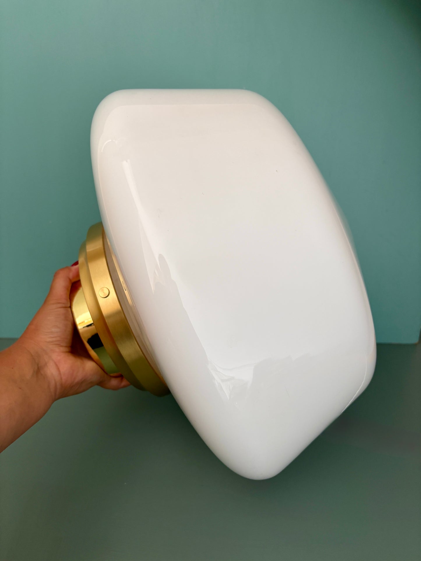 Applique ou plafonnier globe vintage Mazda XXL en opaline blanche