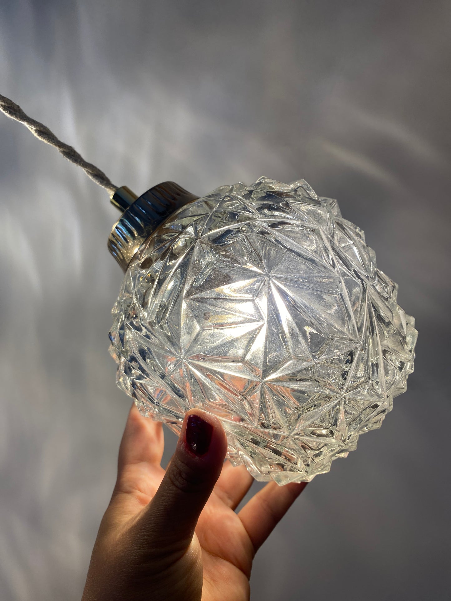 Suspension triple globes vintage en verre moulé