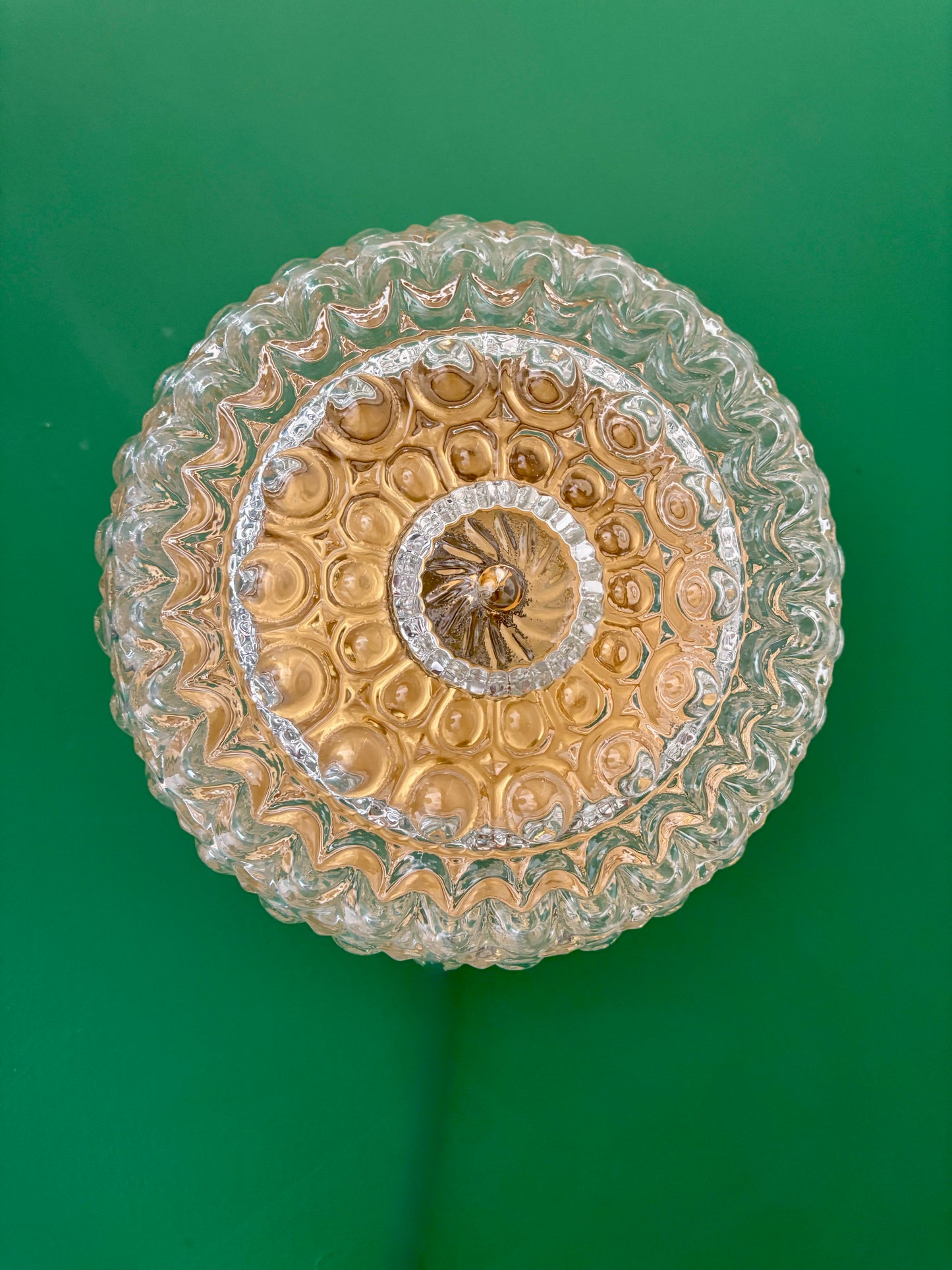 Applique ou plafonnier globe vintage en verre moulé