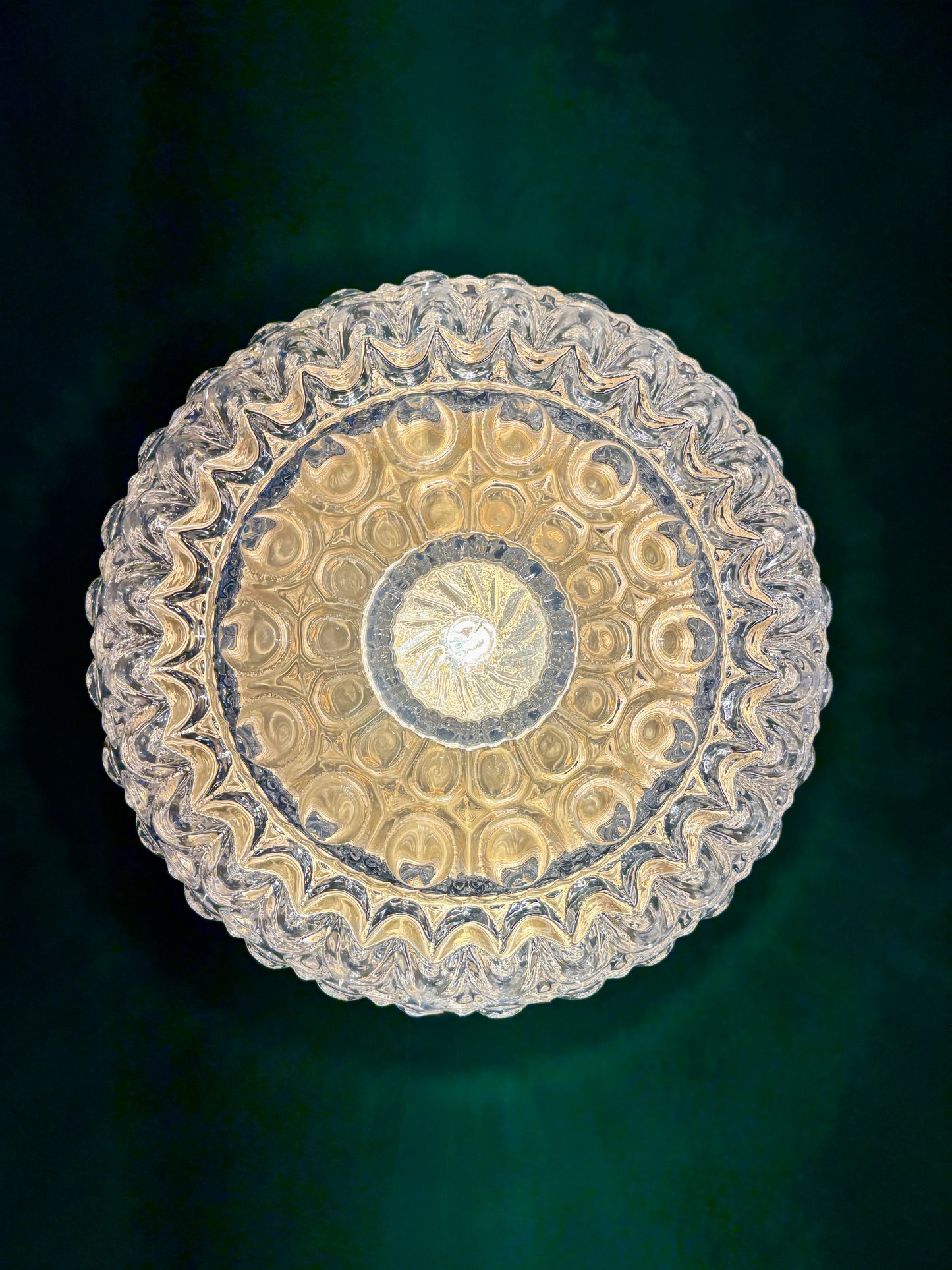 Applique ou plafonnier globe vintage en verre moulé