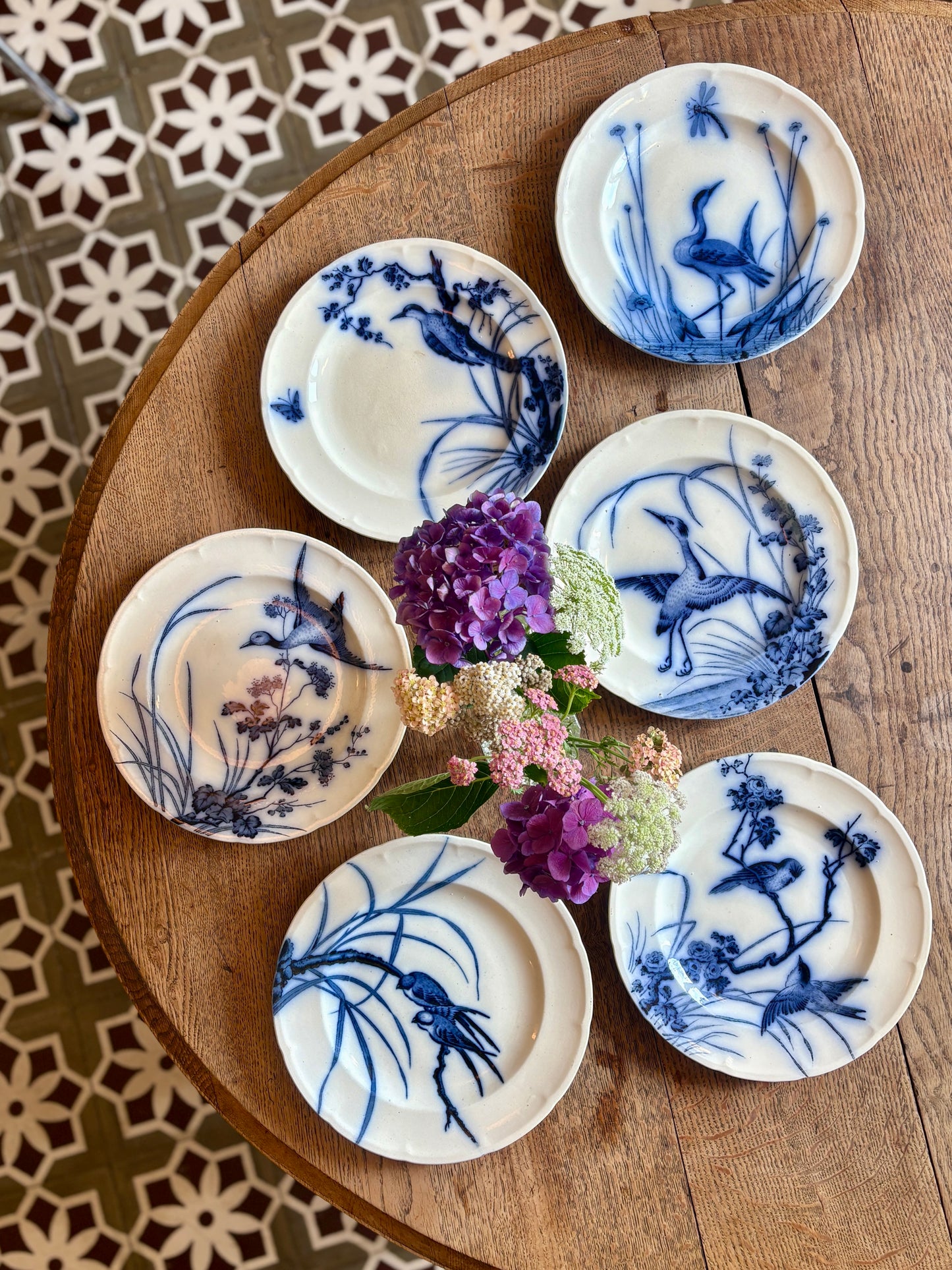 Lot de 6 assiettes plates anciennes en terre de fer - Modèle Japonais 2 de Longwy