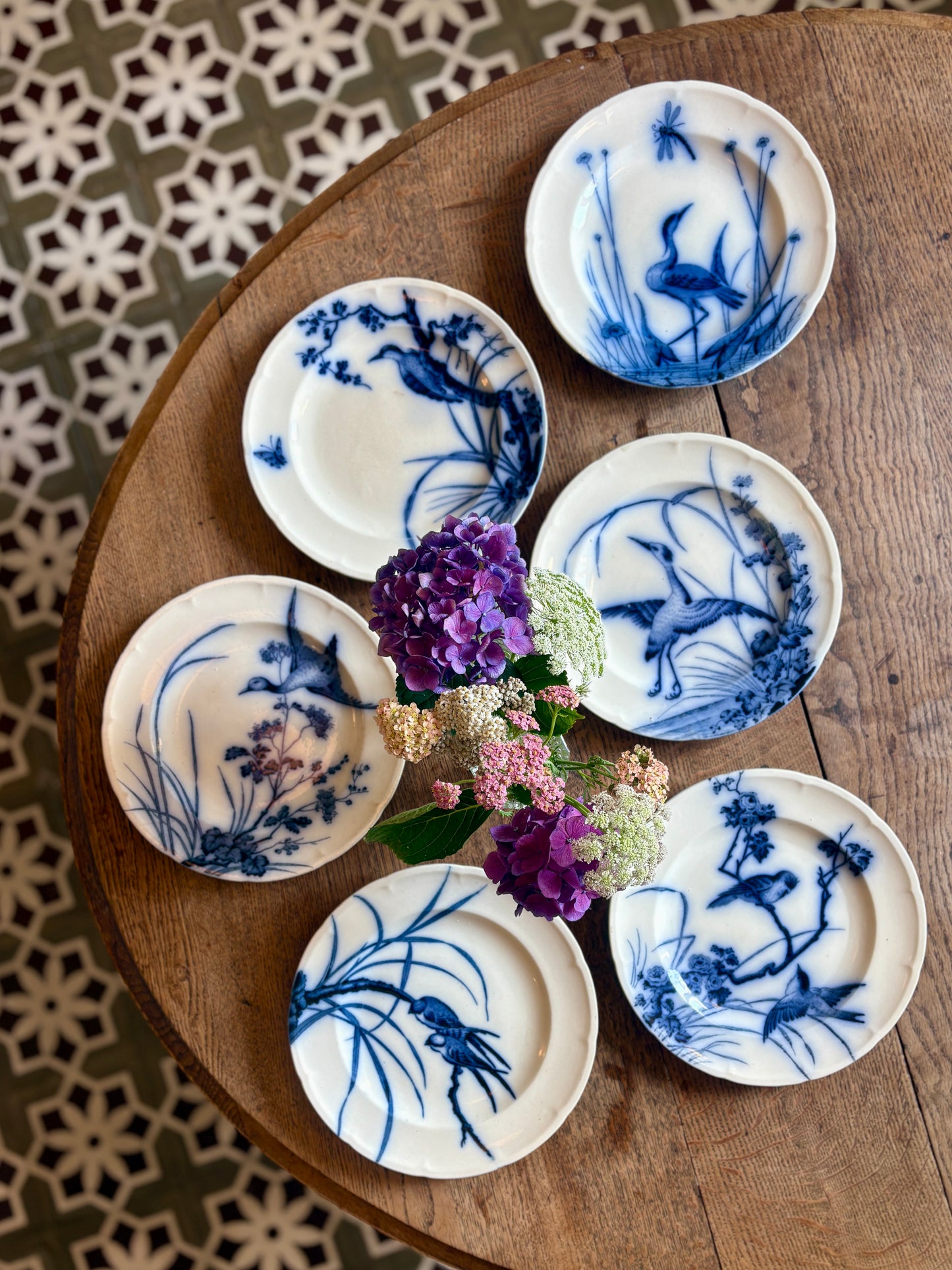 Lot de 6 assiettes plates anciennes en terre de fer - Modèle Japonais 2 de Longwy