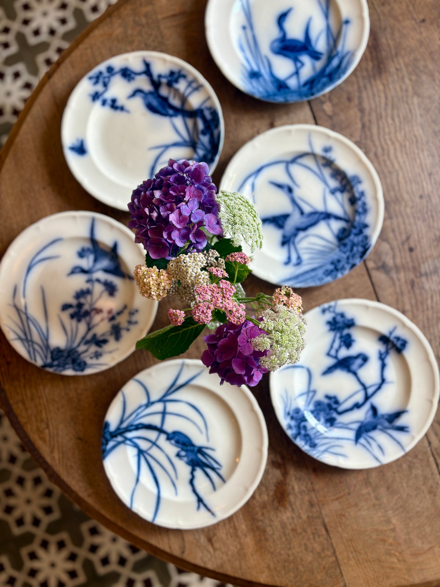 Lot de 6 assiettes plates anciennes en terre de fer - Modèle Japonais 2 de Longwy