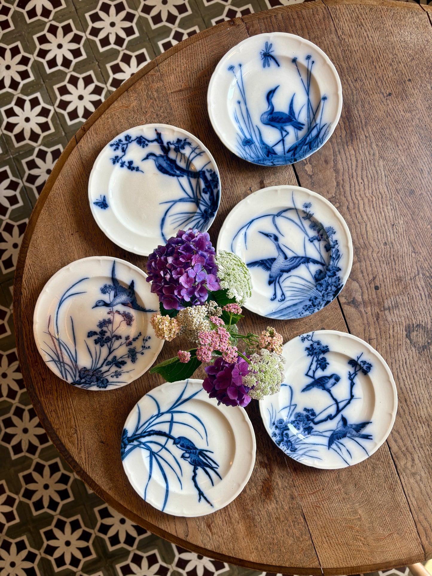 Lot de 6 assiettes plates anciennes en terre de fer - Modèle Japonais 2 de Longwy