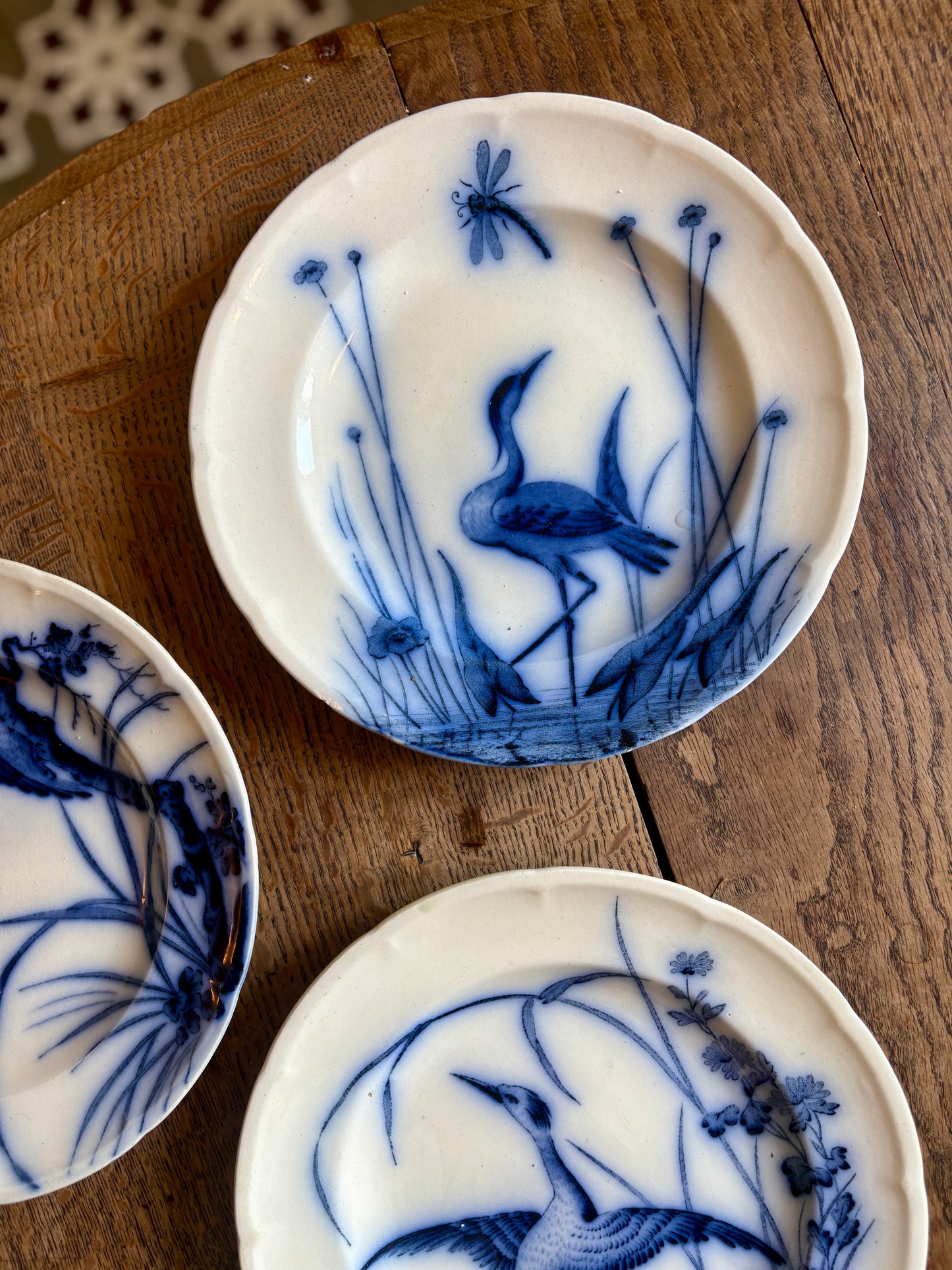 Lot de 6 assiettes plates anciennes en terre de fer - Modèle Japonais 2 de Longwy