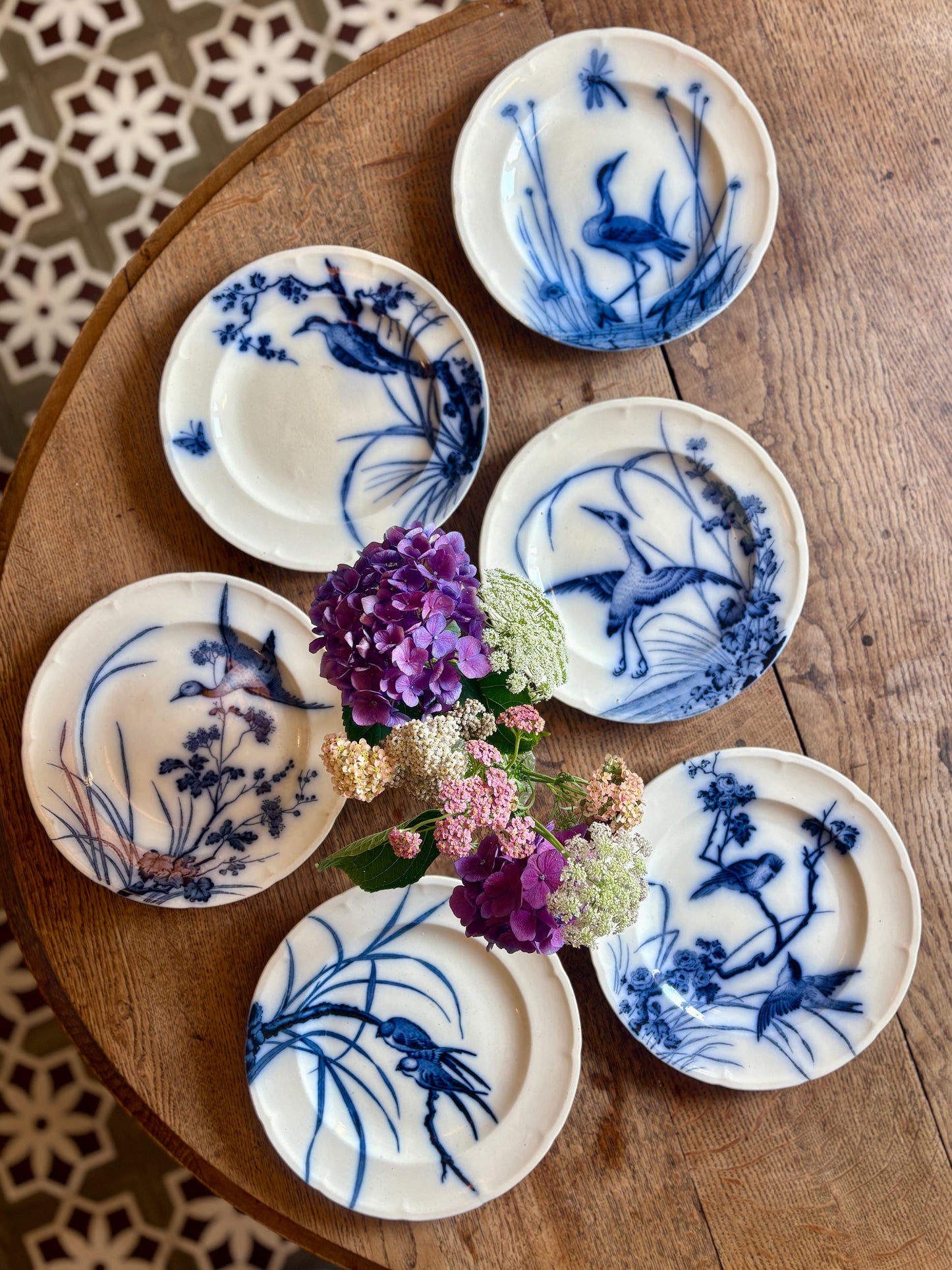Lot de 6 assiettes plates anciennes en terre de fer - Modèle Japonais 2 de Longwy