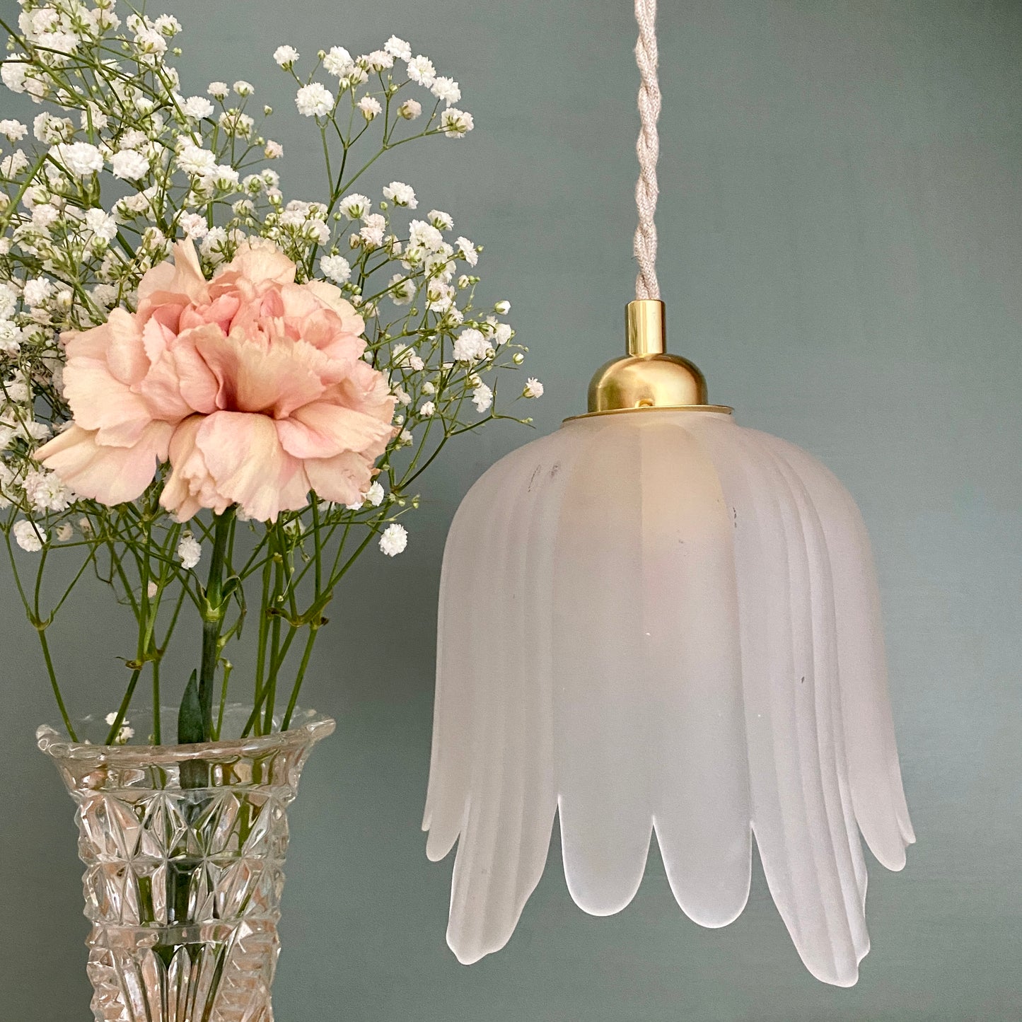 Suspension tulipe vintage en verre dépoli