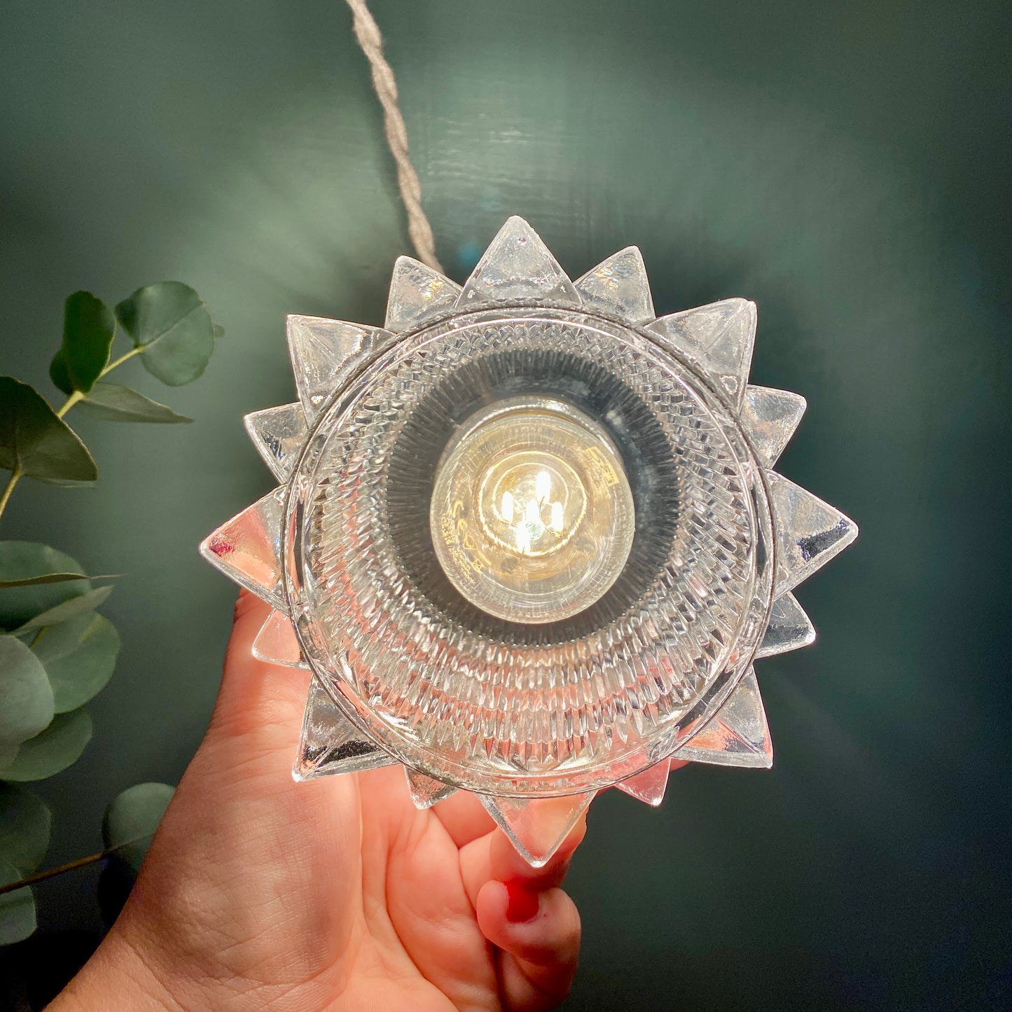 Suspension tulipe vintage en verre holophane