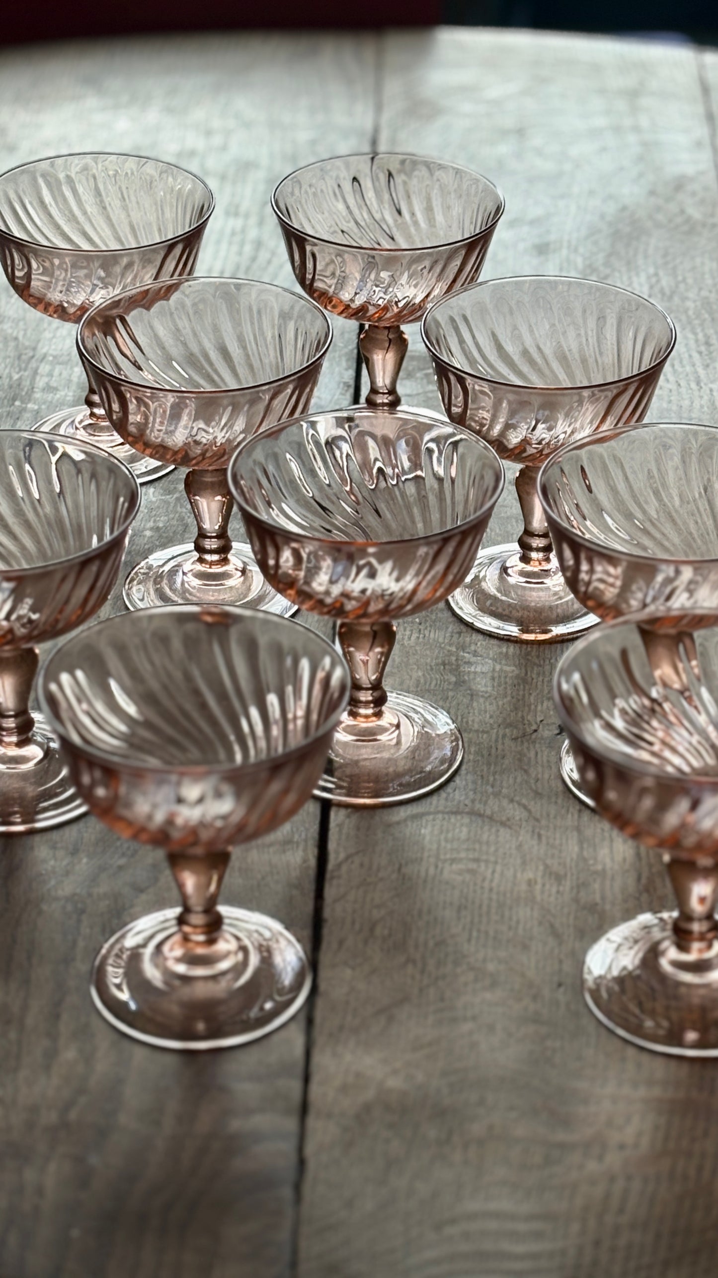 Lot de 9 coupes à champagne vintage en rosaline