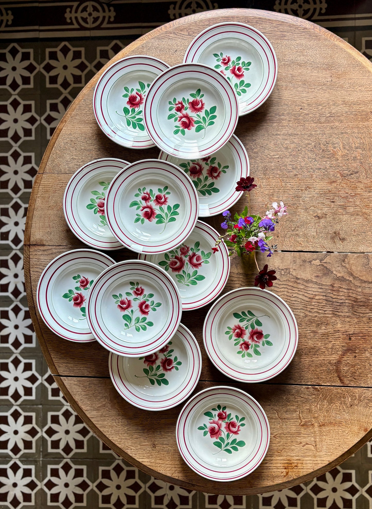 Lot de 12 assiettes creuses vintage - Les Roses -