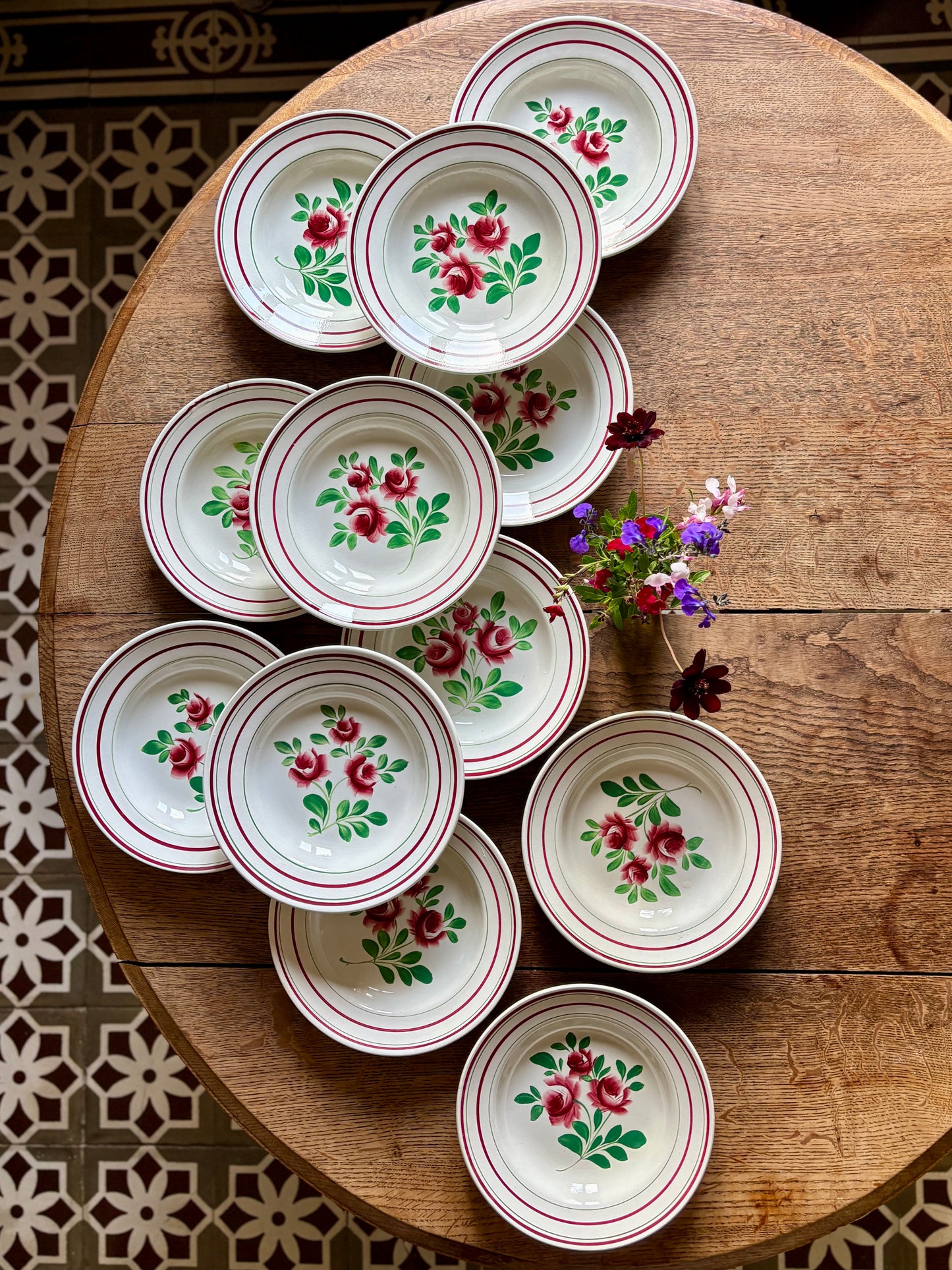 Lot de 12 assiettes creuses vintage - Les Roses -