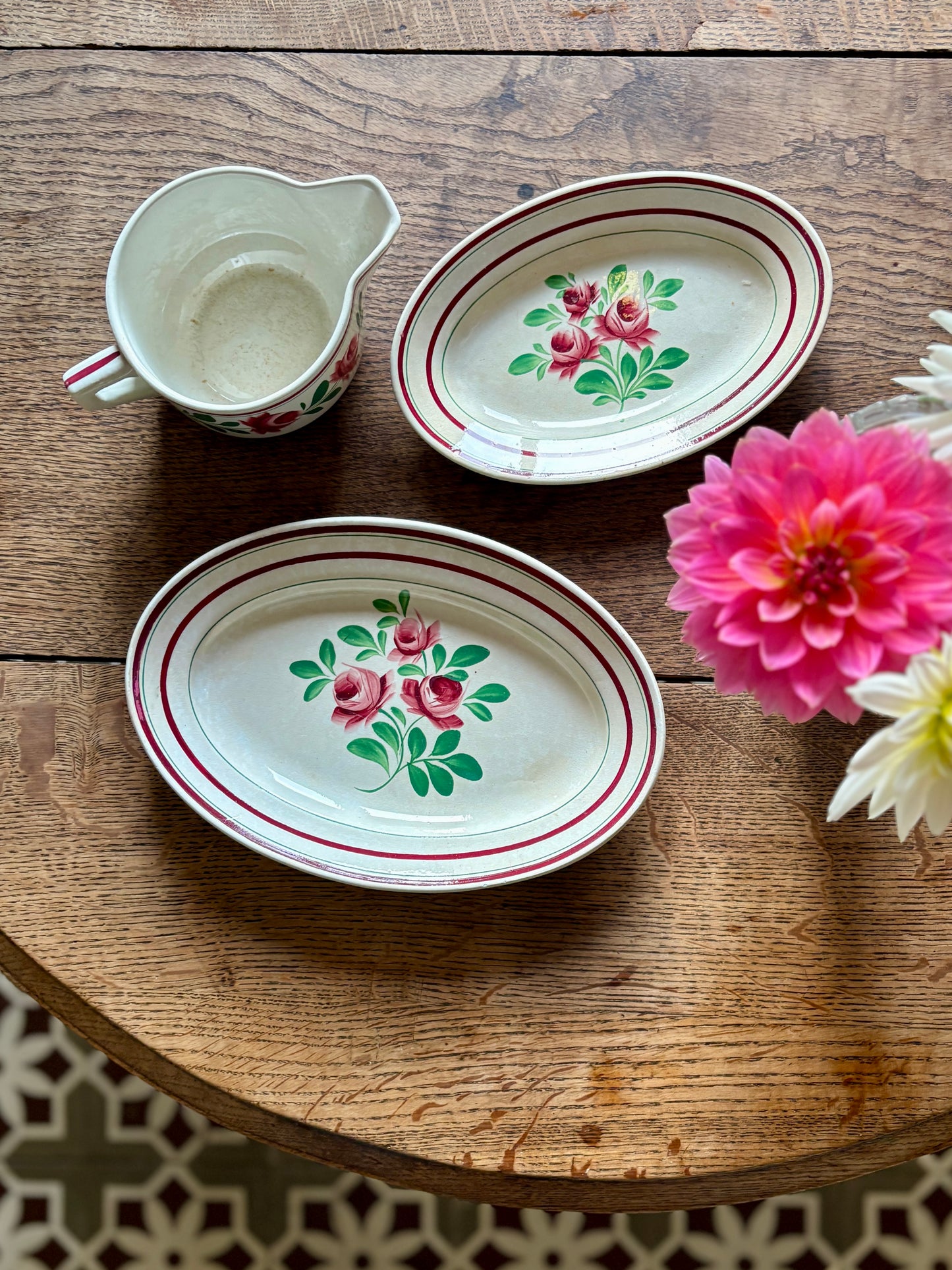 Lot de vaisselles Les Roses - 2 raviers et une saucière -