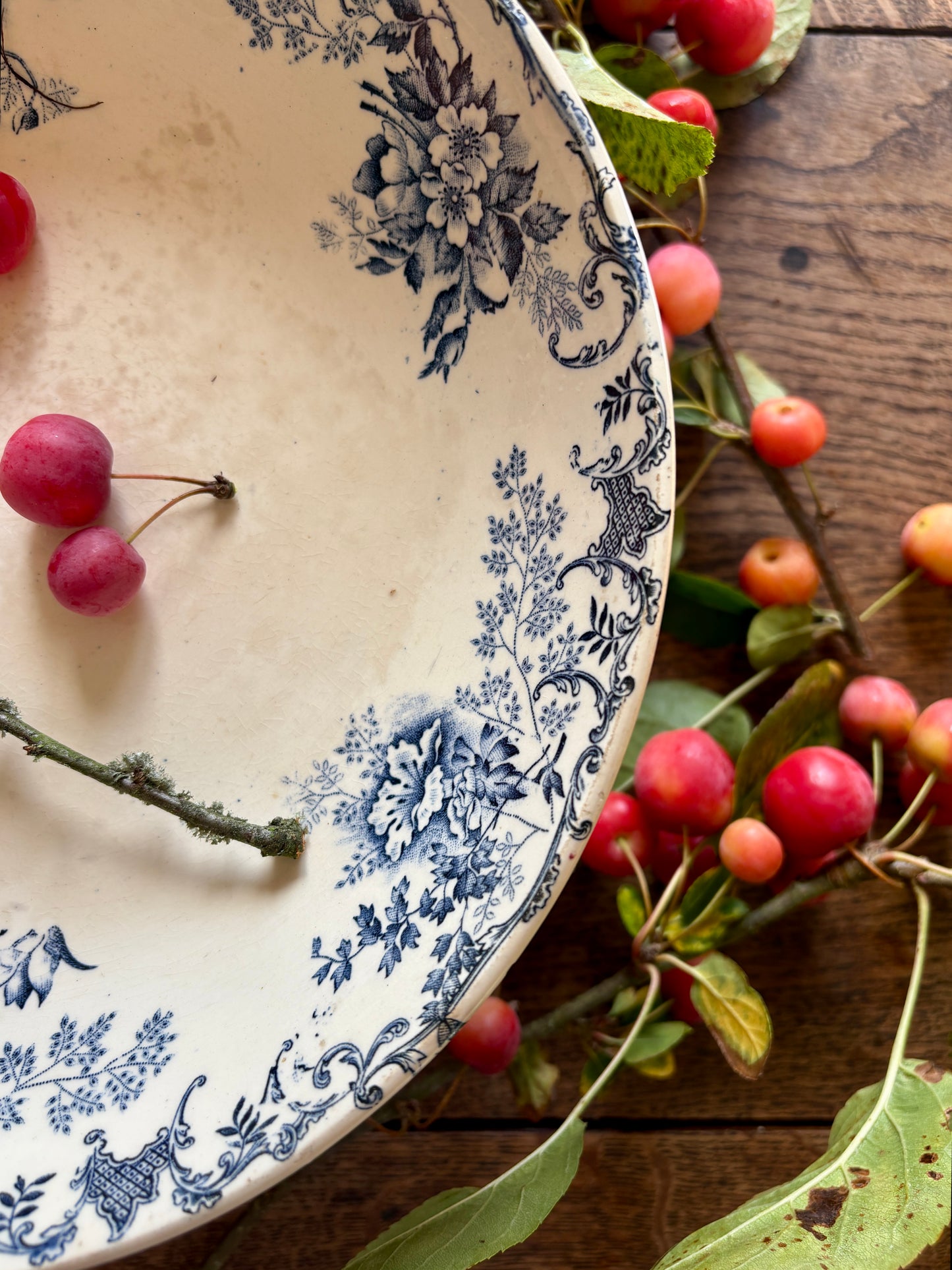 Compotier ancien en terre de fer - Modèle L'Oréal de Boulanger