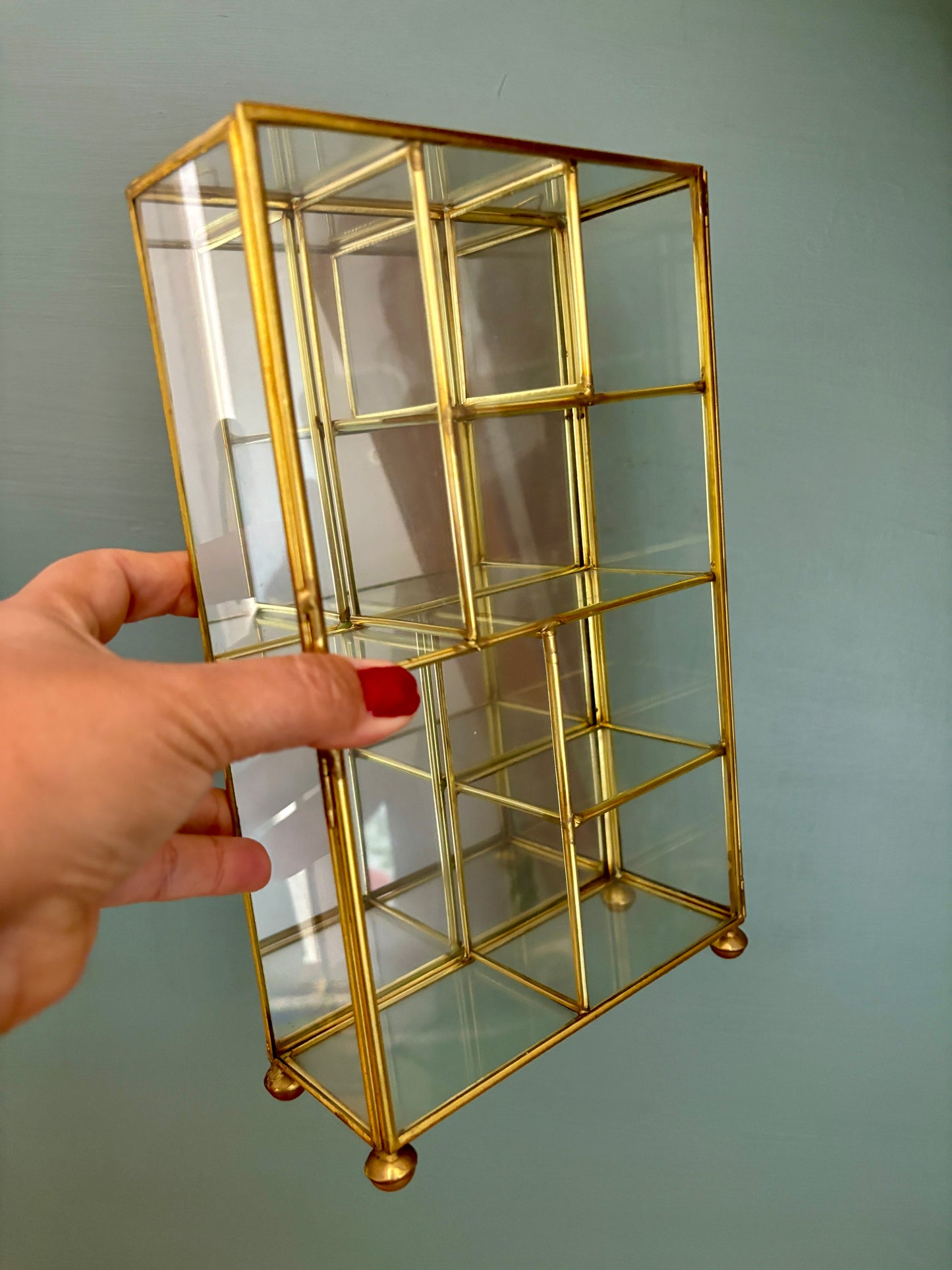 Vitrine vintage en verre et laiton