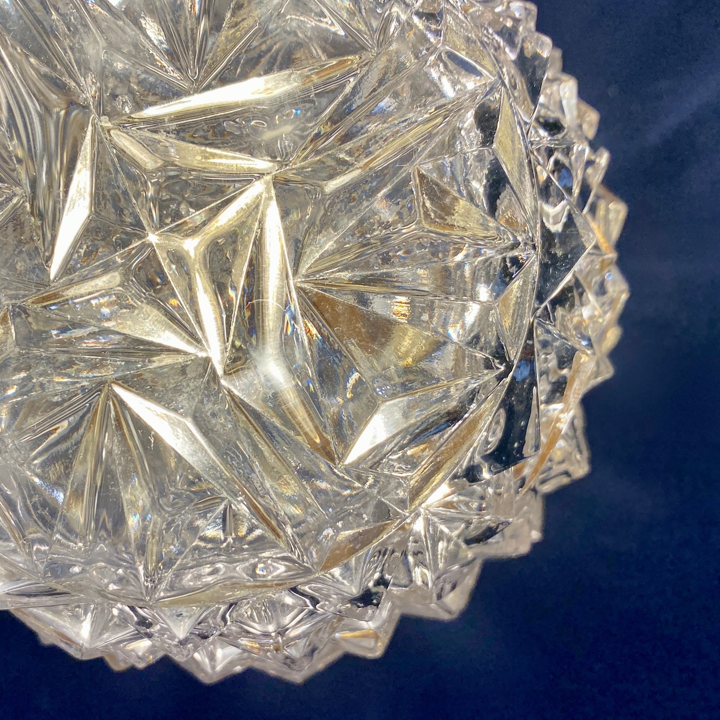 Applique - Plafonnier globe vintage en verre moulé