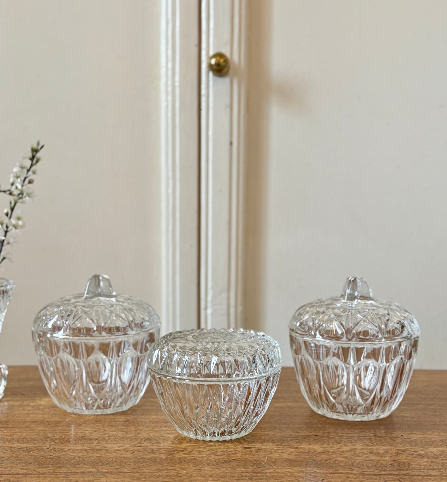 Lot de 3 bonbonnières en verre vintage
