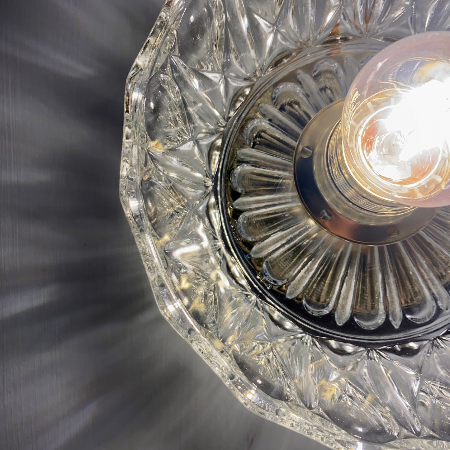 Applique abat-jour vintage en verre moulé - collection vaisselle -