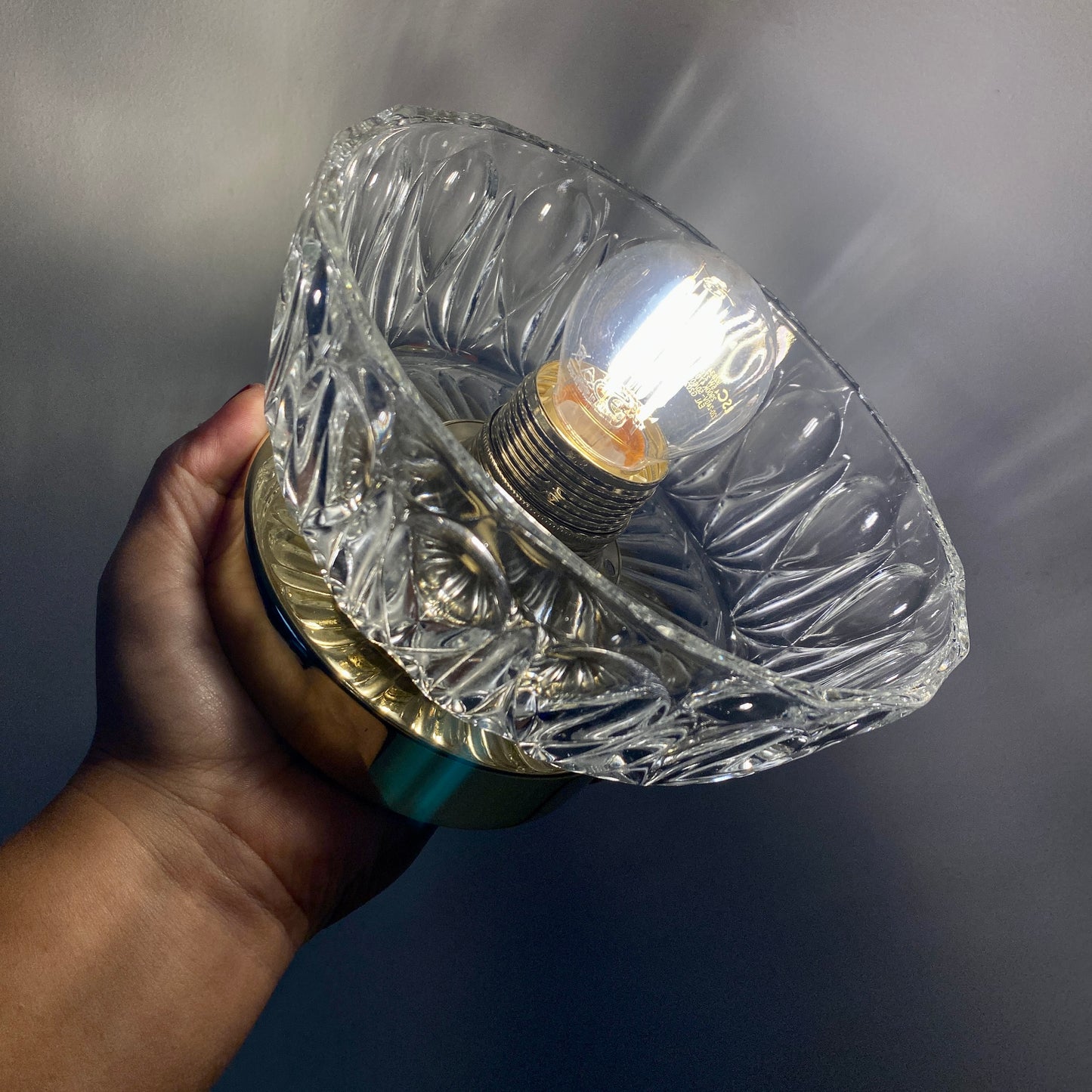 Applique abat-jour vintage en verre moulé - collection vaisselle -