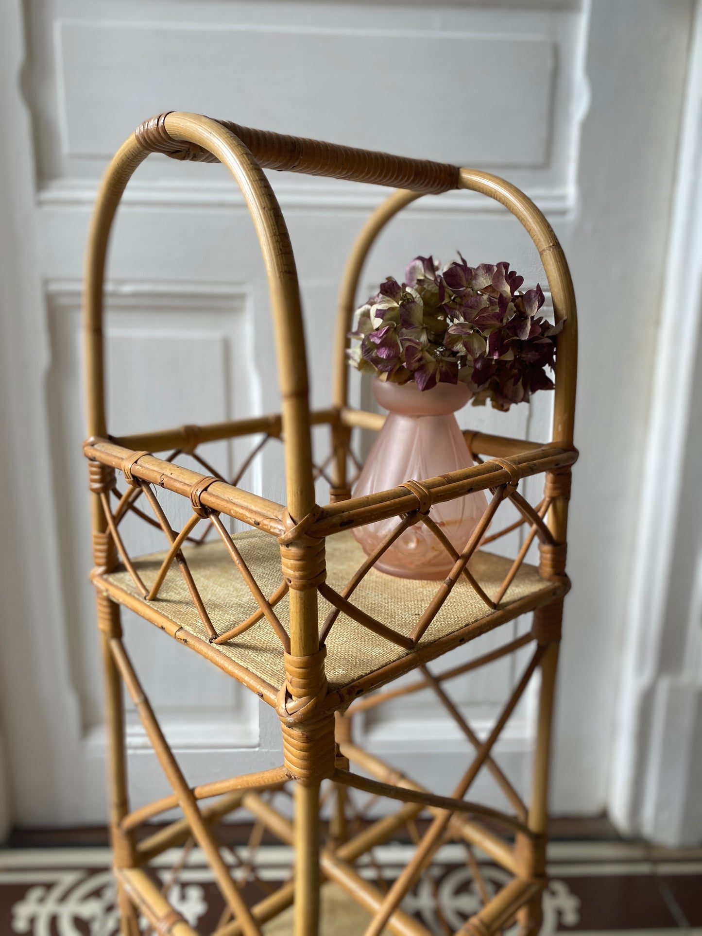 Ancien porte-bouteille / Bar en rotin