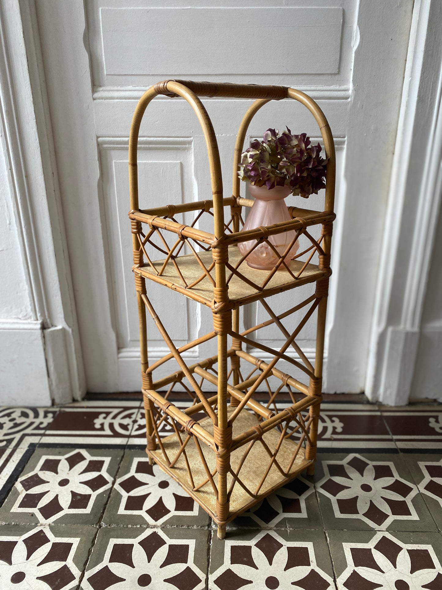 Ancien porte-bouteille / Bar en rotin