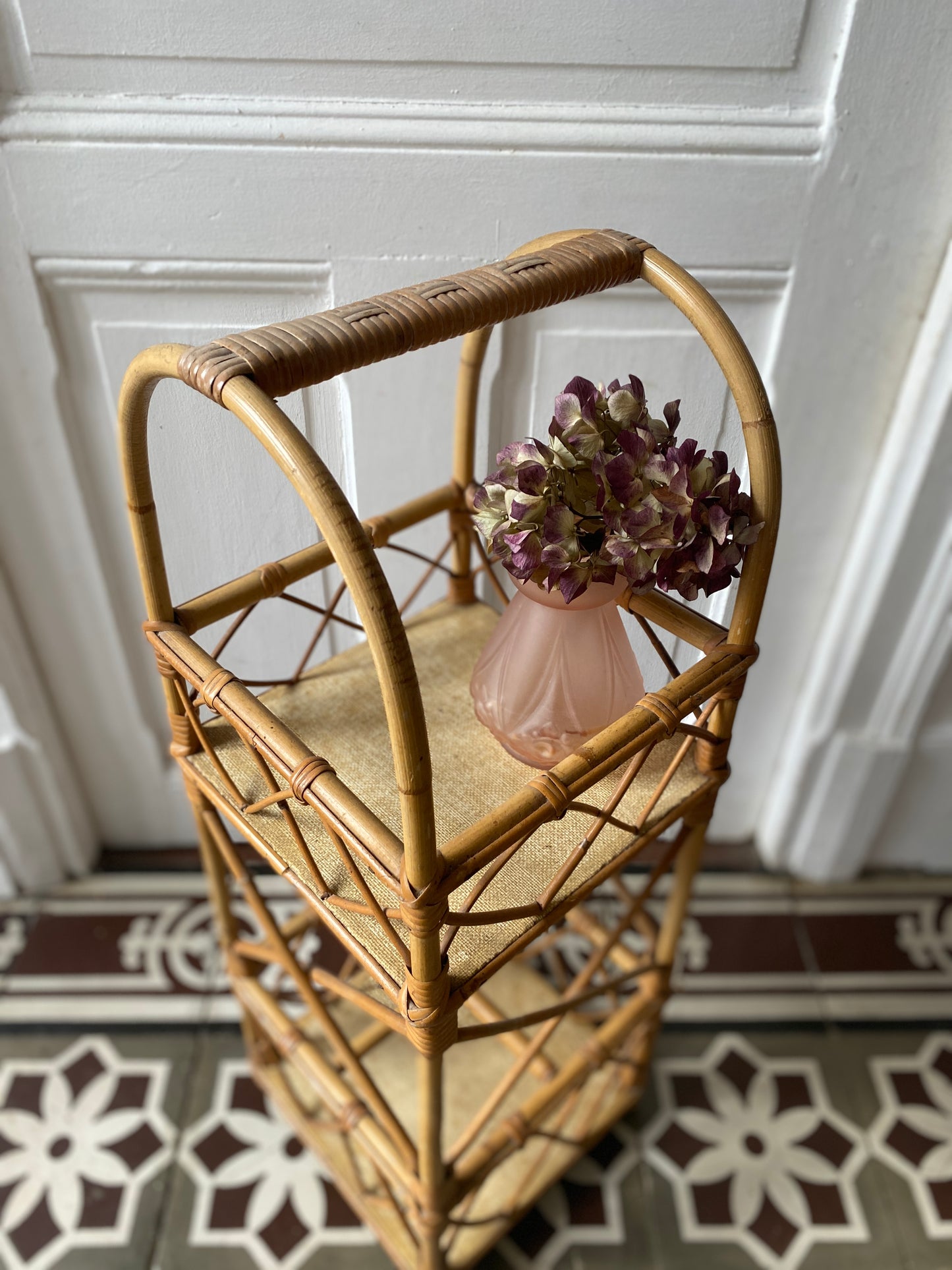 Ancien porte-bouteille / Bar en rotin