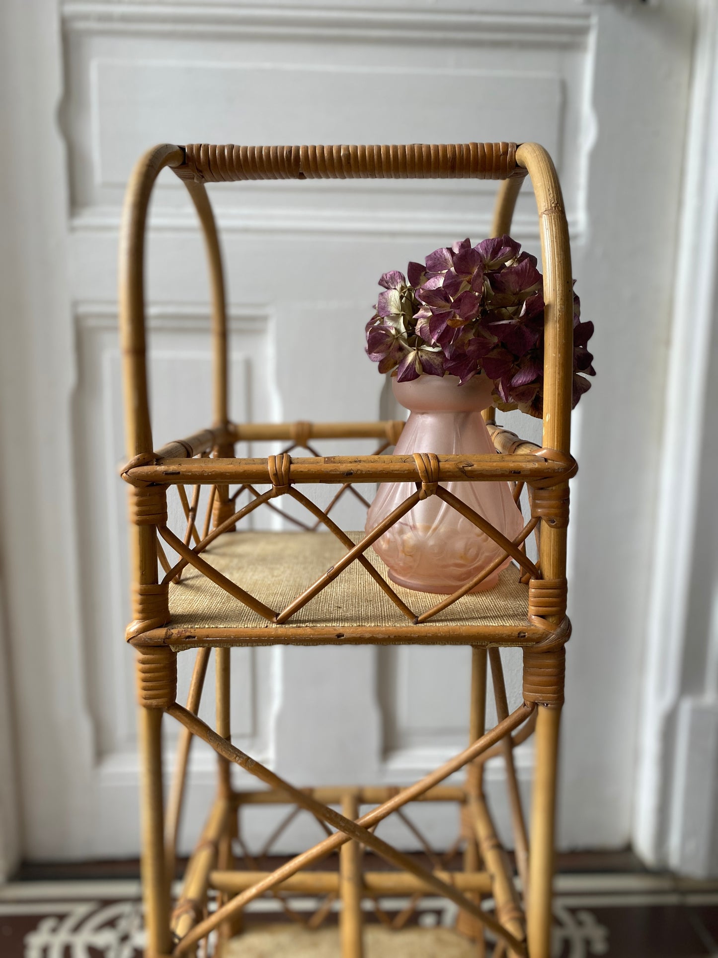 Ancien porte-bouteille / Bar en rotin