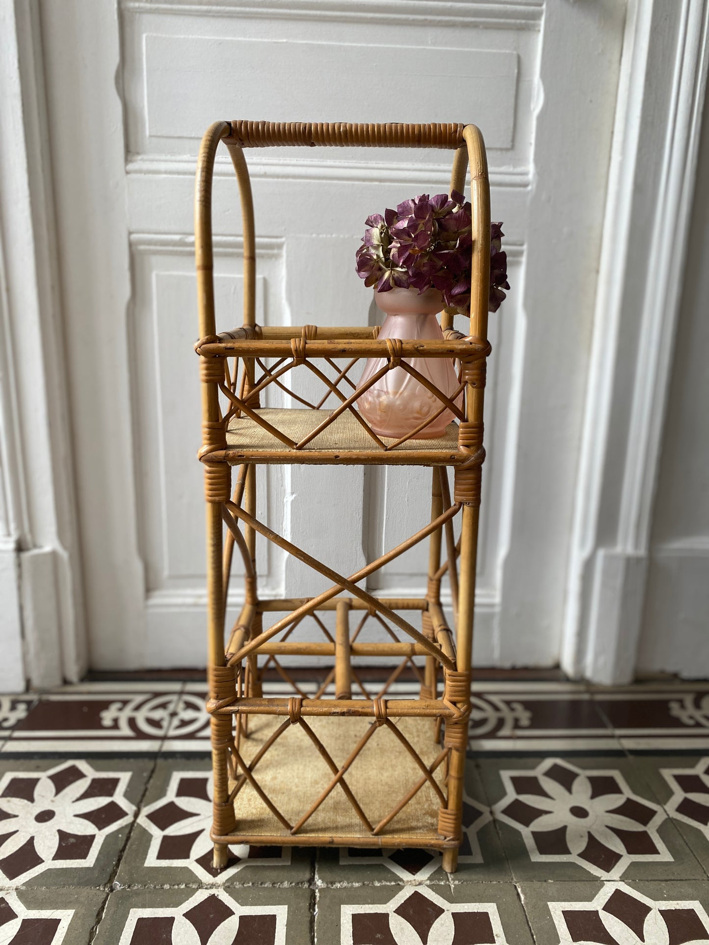 Ancien porte-bouteille / Bar en rotin