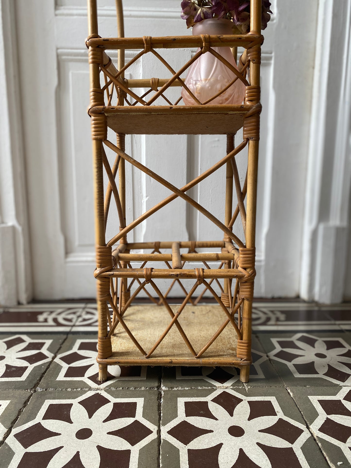 Ancien porte-bouteille / Bar en rotin