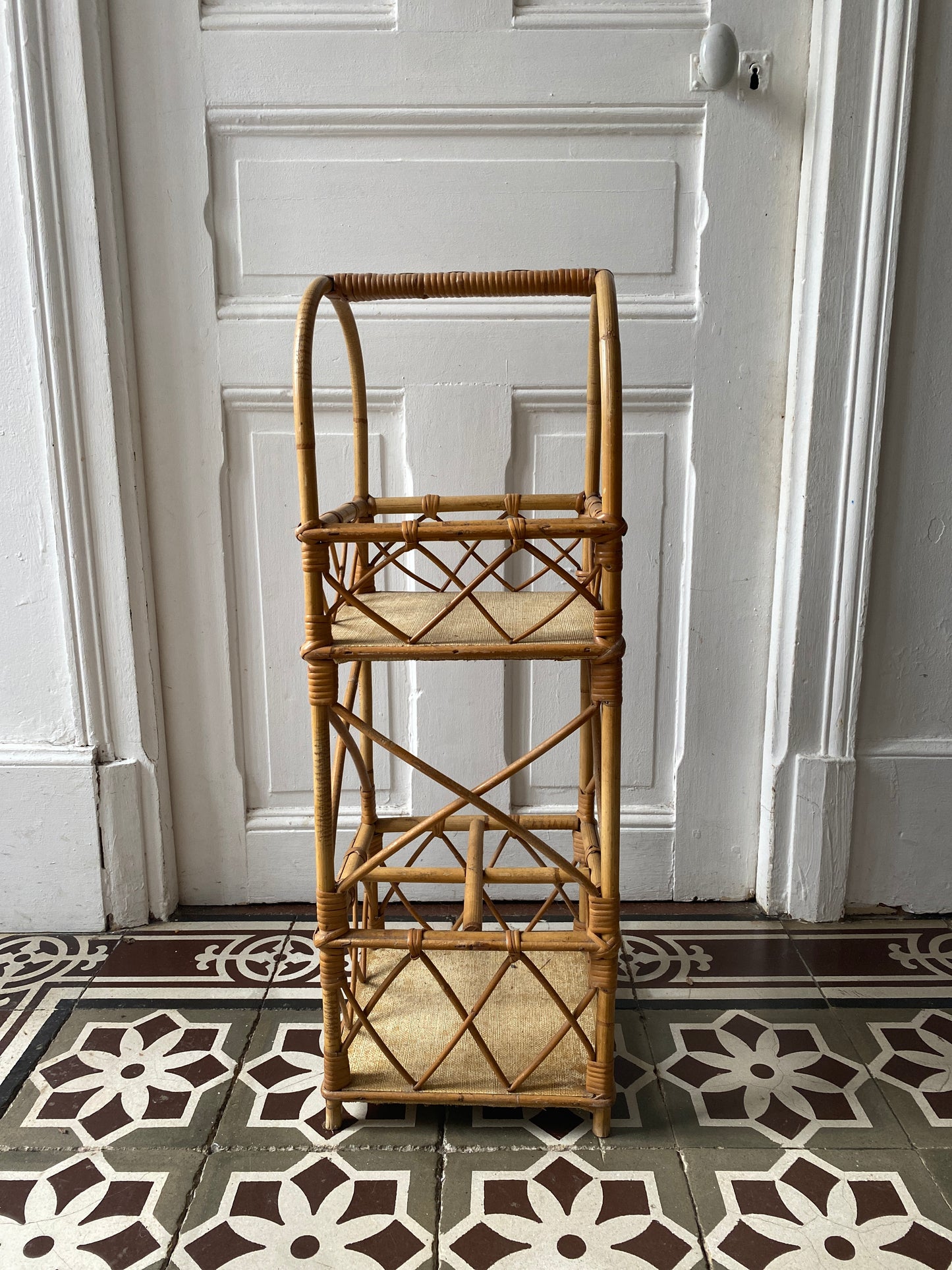 Ancien porte-bouteille / Bar en rotin