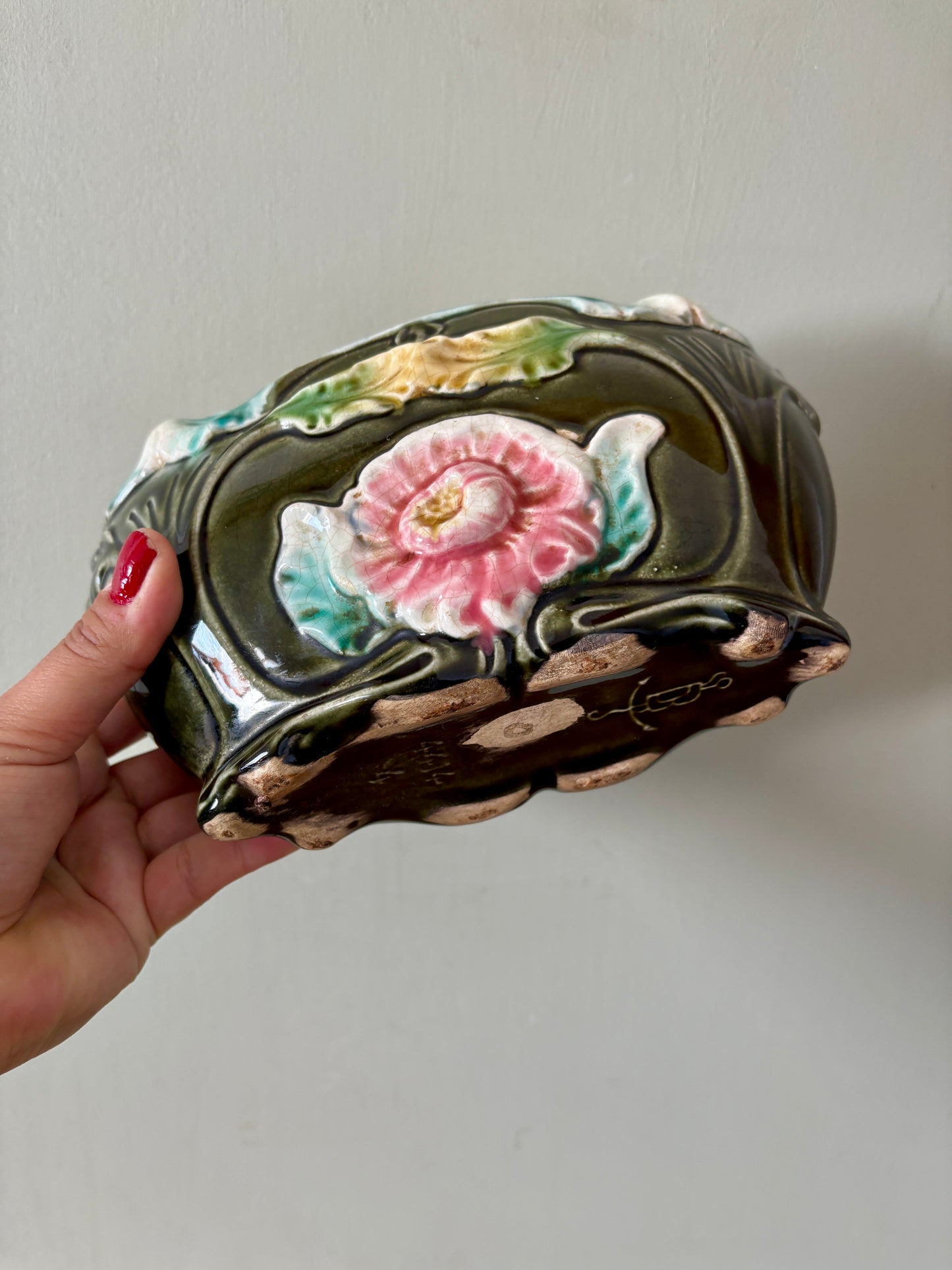 Jardinière vintage en barbotine