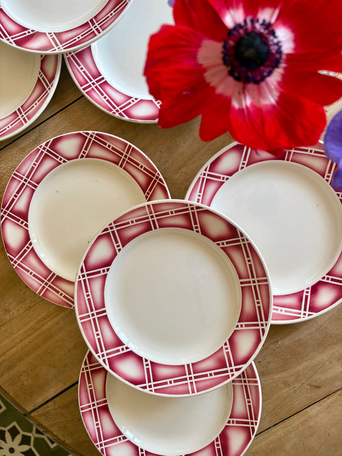 Lot de 8 assiettes plates anciennes modèle Rostand de Sarreguemines