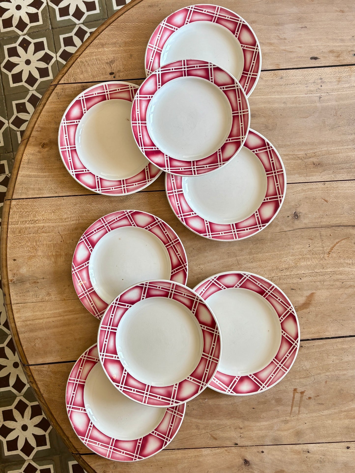 Lot de 8 assiettes plates anciennes modèle Rostand de Sarreguemines