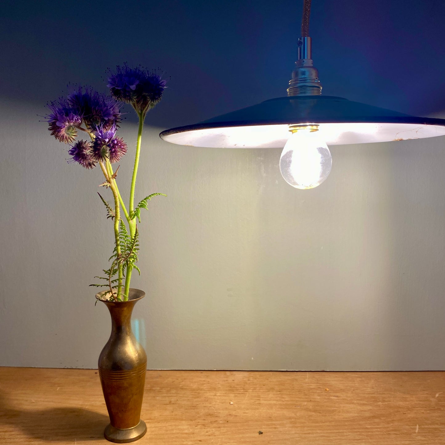 Suspension abat-jour vintage en tôle émaillée verte