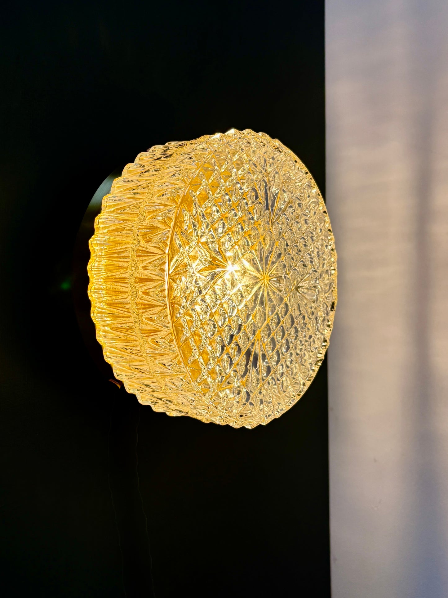 Applique ou plafonnier globe vintage en verre moulé (PT2)