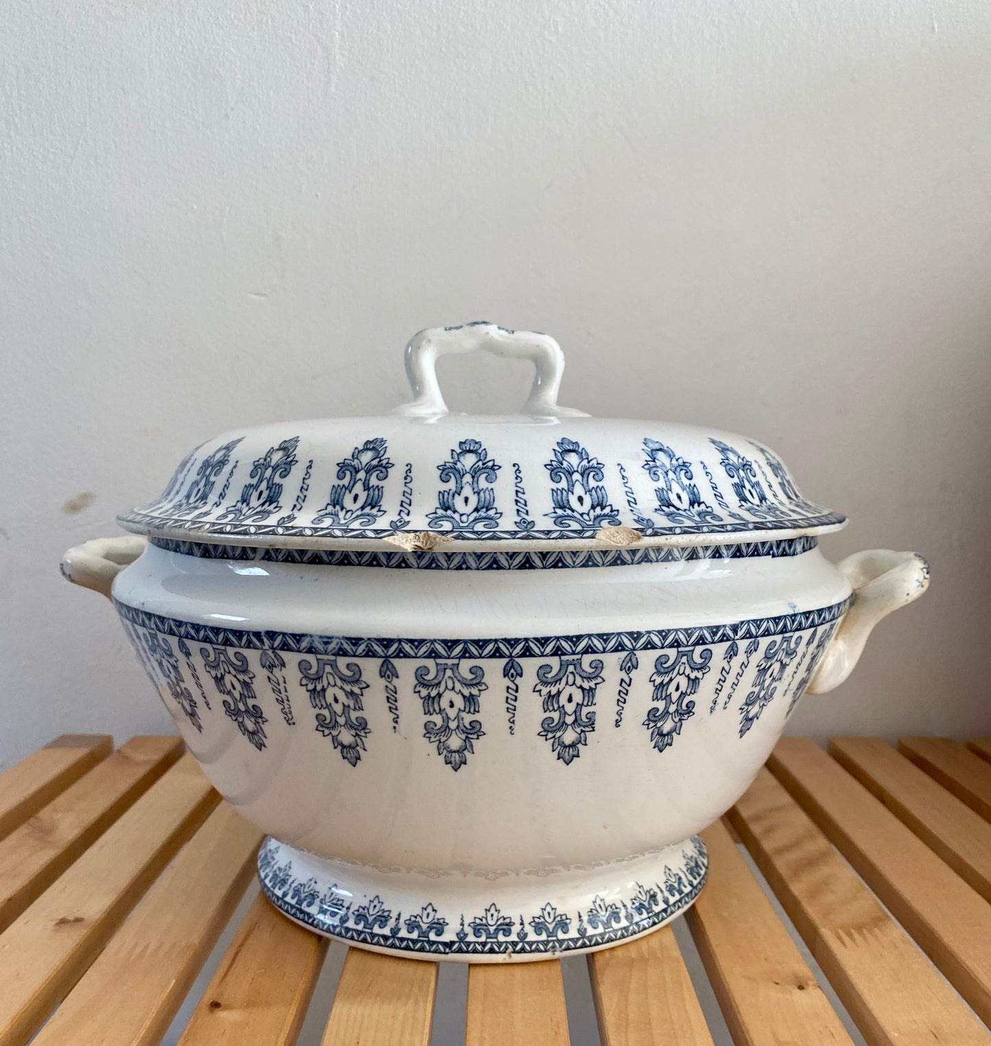 Soupière ancienne en terre de fer, modèle Annam de Gien