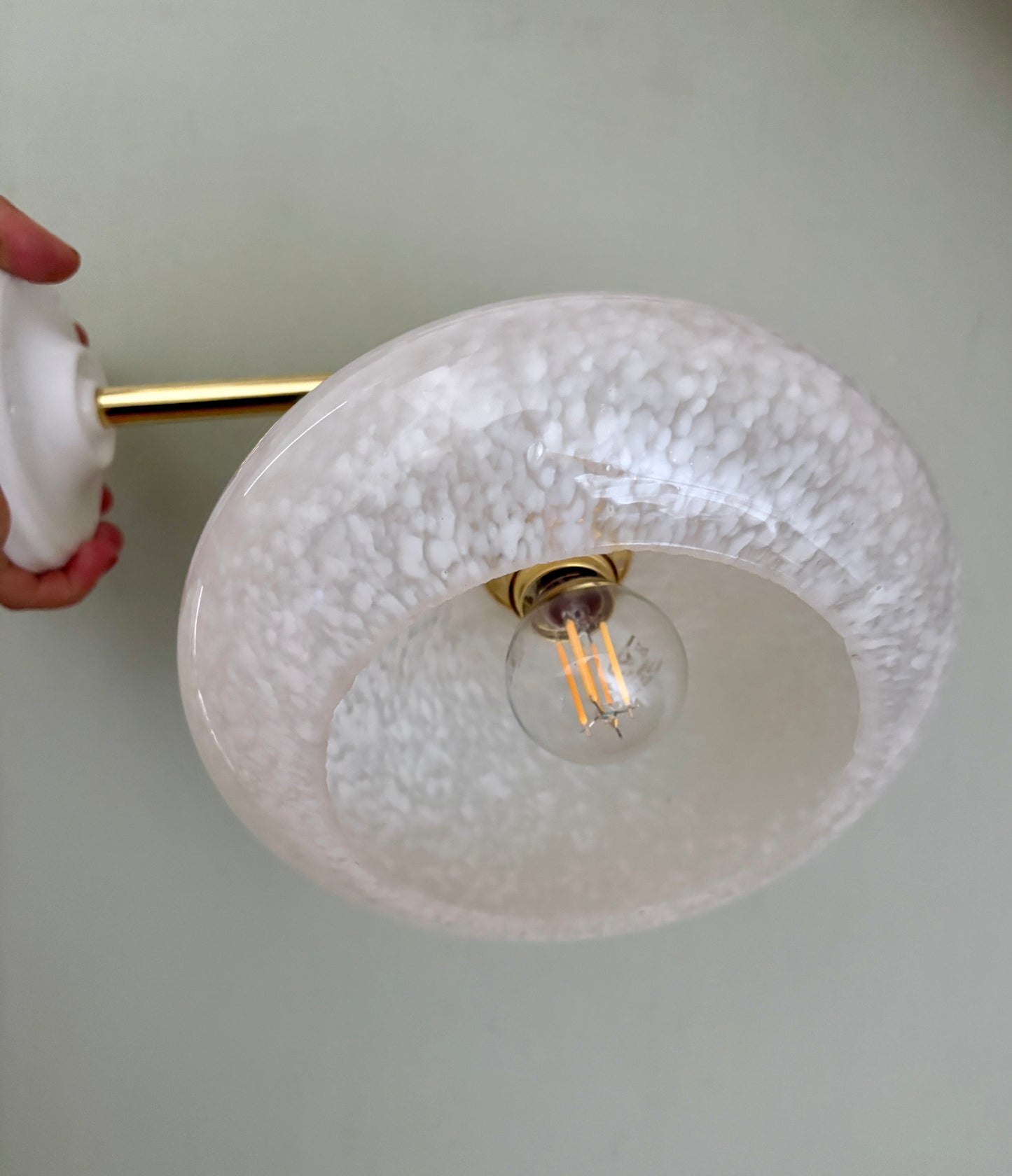 Applique abat-jour ancien verre de Clichy blanc
