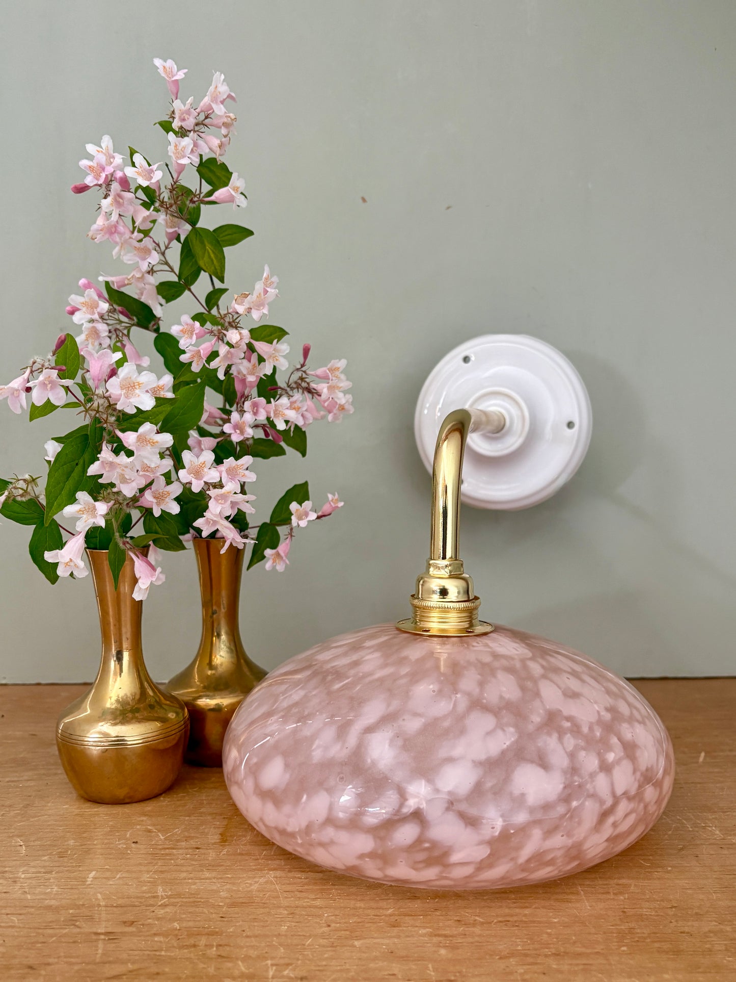 Applique abat-jour ancien en verre de Clichy rose