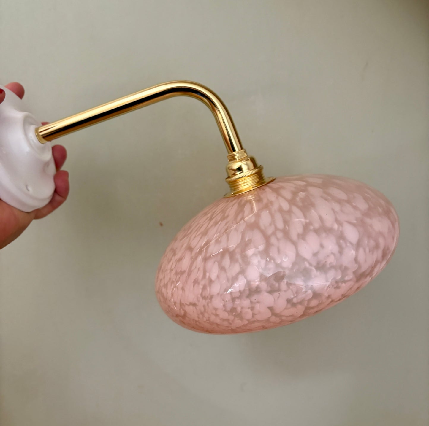 Applique abat-jour ancien en verre de Clichy rose
