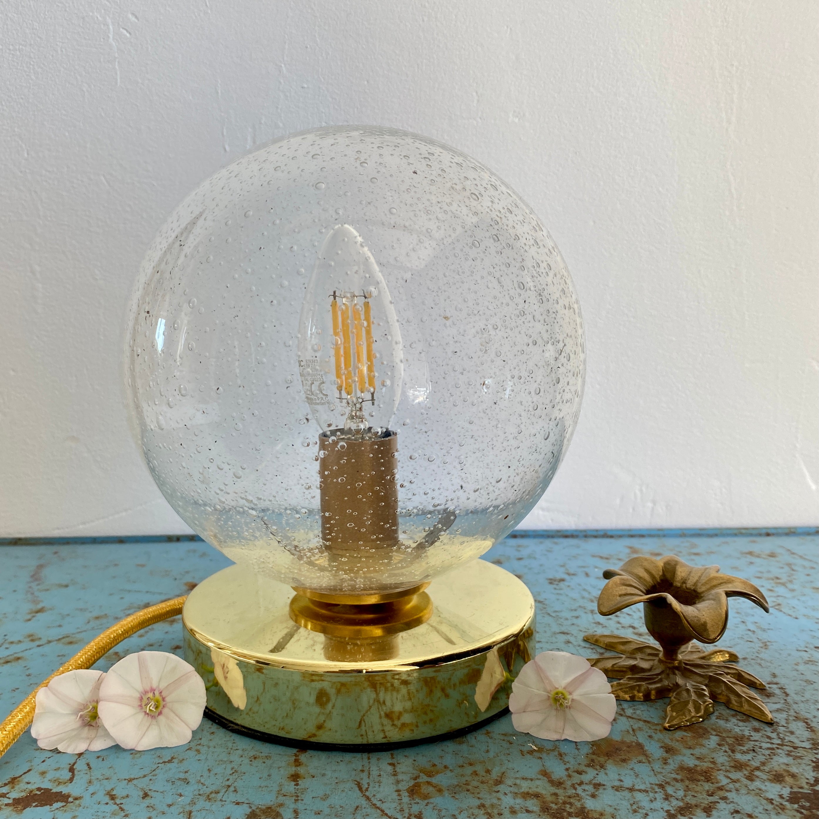 Lampe à poser Dome vintage en verre au design vintage par Nordal