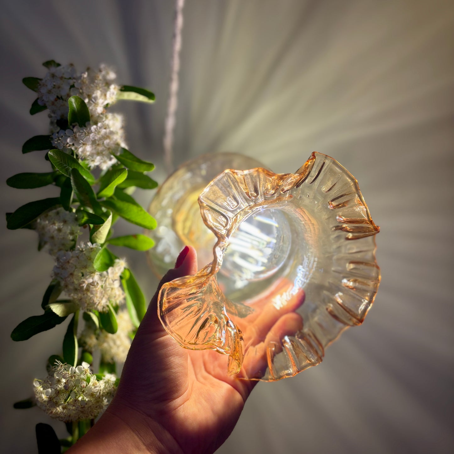 Suspension tulipe vintage en verre ambré