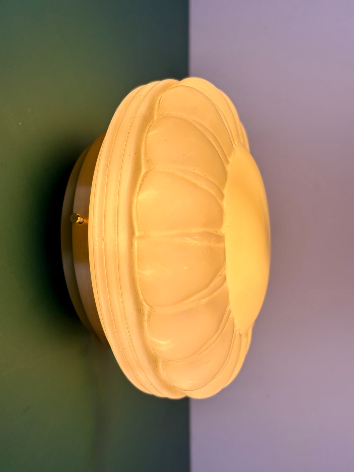 Applique ou plafonnier globe vintage art déco en opaline jaune